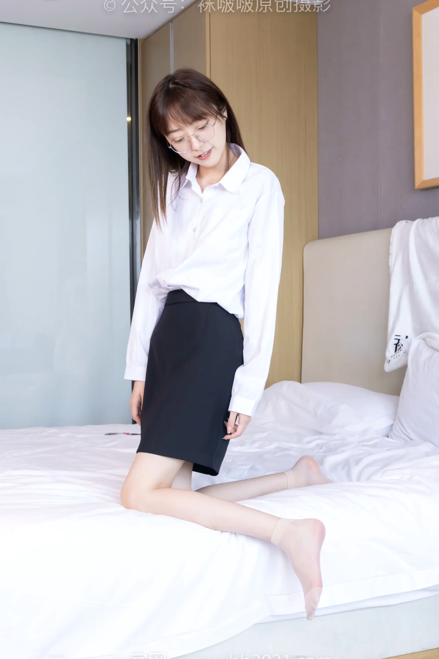 Gallery - BoBoSocks袜啵啵 - Chiness Model  稚予清纯知性OL风，黑丝肉丝美腿搭配高跟鞋，优雅女神职场私房写真 [85P]丝袜黑丝美腿气质私房照 女神私房照_秀色女神 - image 5