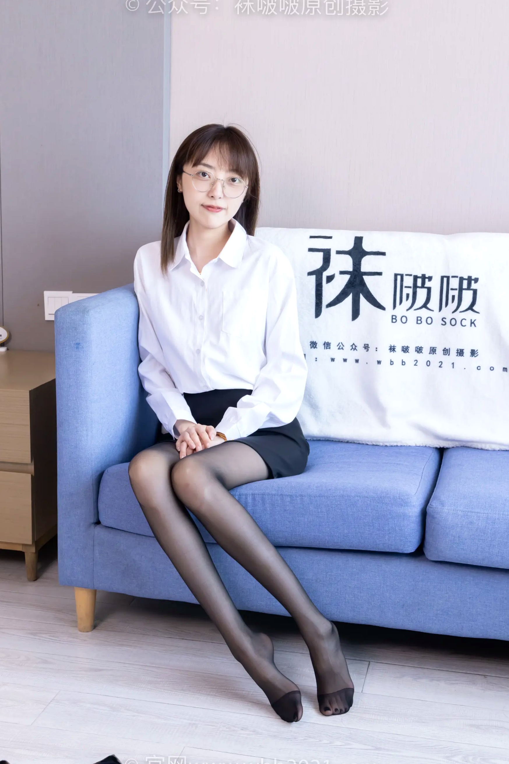 BoBoSocks袜啵啵 稚予清纯知性OL风，黑丝肉丝美腿搭配高跟鞋，优雅女神职场私房写真 [85P]