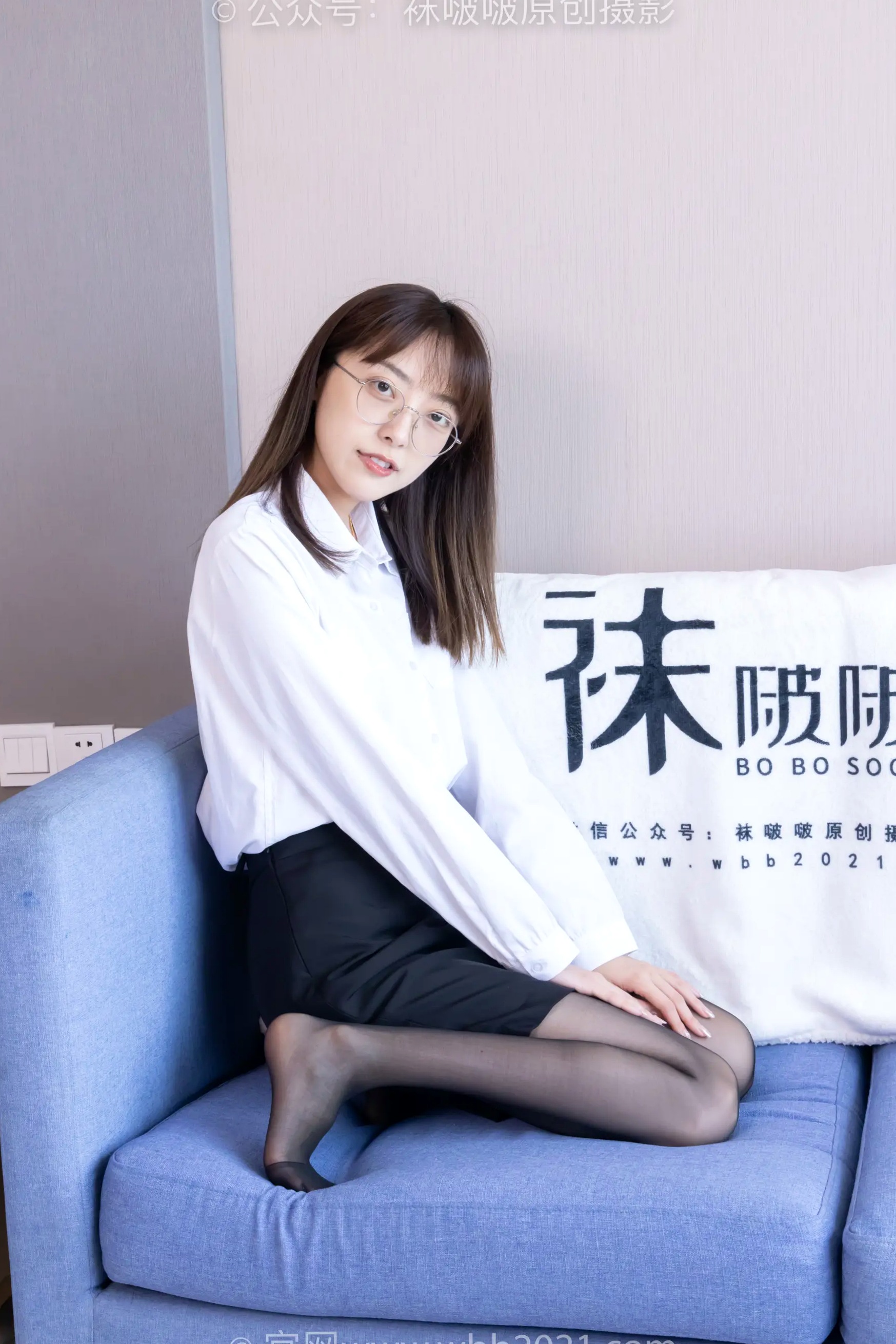 BoBoSocks袜啵啵 稚予清纯知性OL风，黑丝肉丝美腿搭配高跟鞋，优雅女神职场私房写真 [85P]