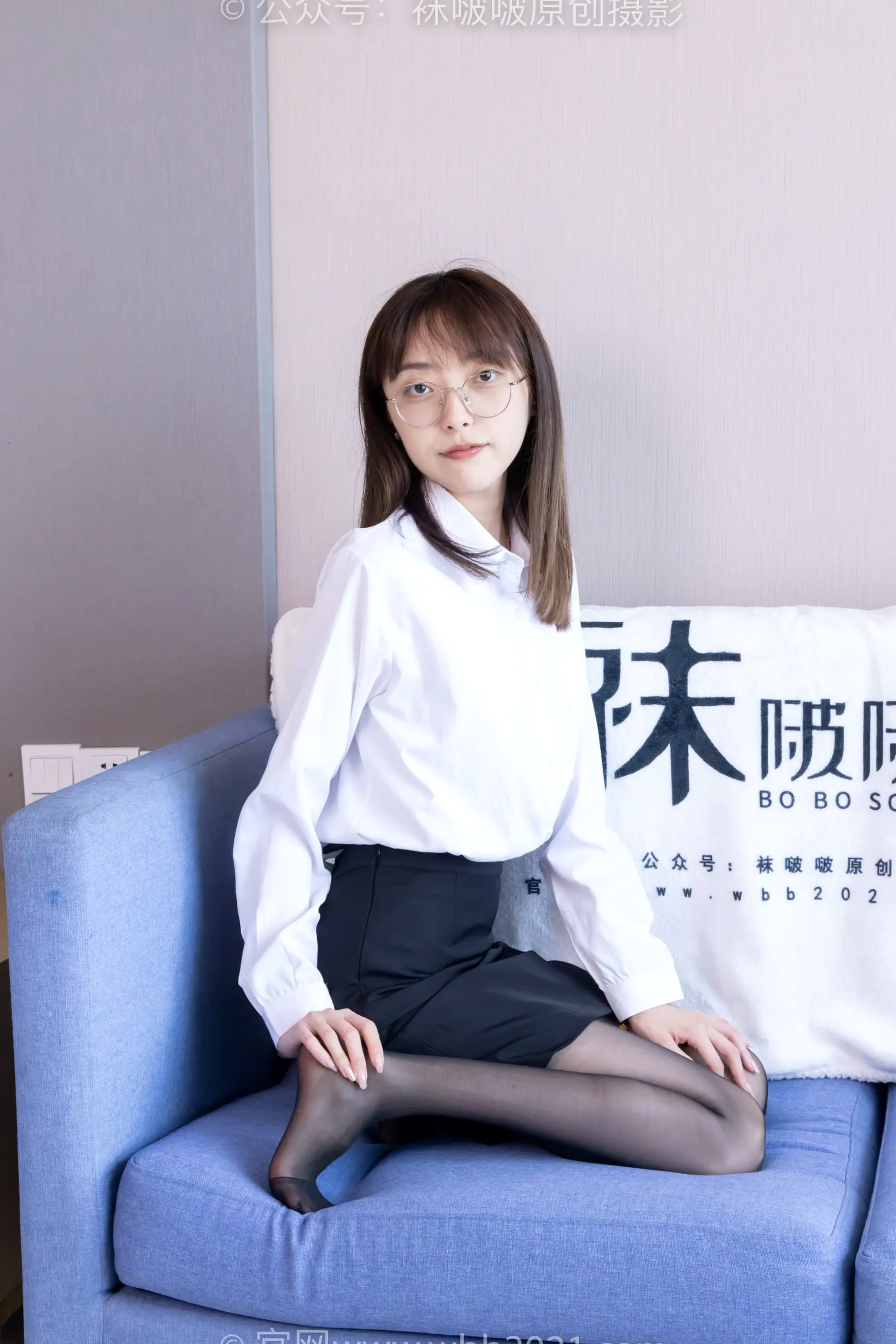 BoBoSocks袜啵啵 稚予清纯知性OL风，黑丝肉丝美腿搭配高跟鞋，优雅女神职场私房写真 [85P]