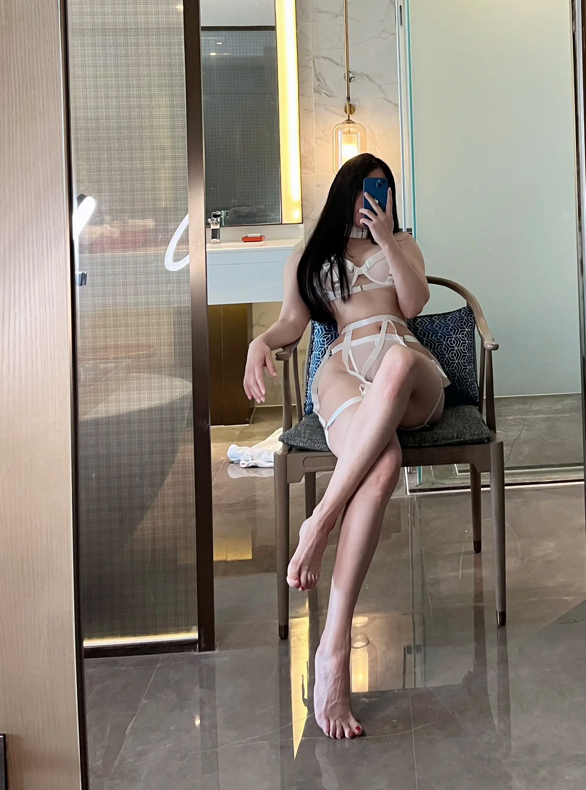 宝儿茹：纯白绑带诱惑私房套图，极致曲线与高级感的唯美写实（34P）