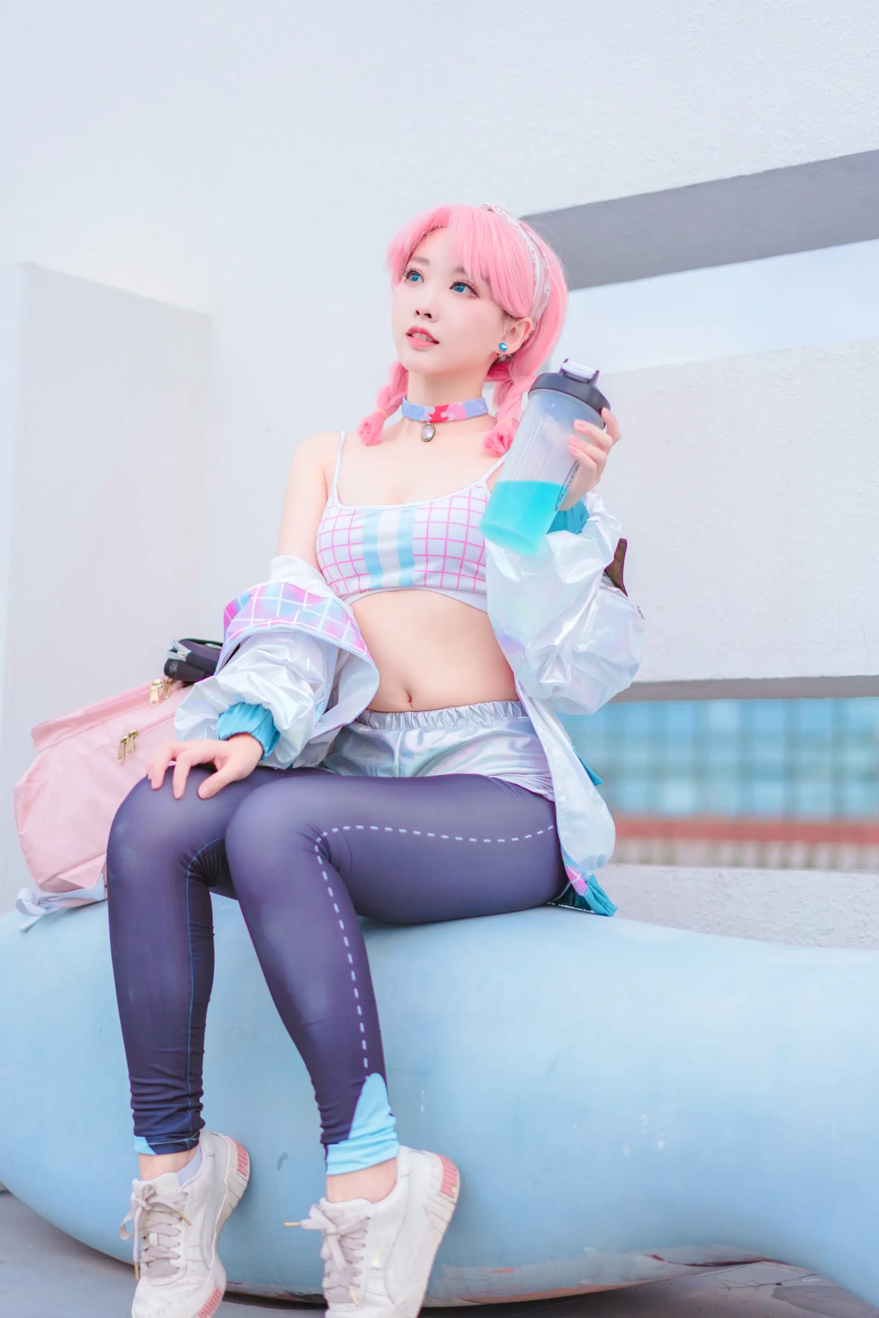 宫本桜蓝毒cosplay，青春活力运动少女，清纯童颜配傲人身材，夏日泳池边诱惑写真，时尚潮流视觉盛宴