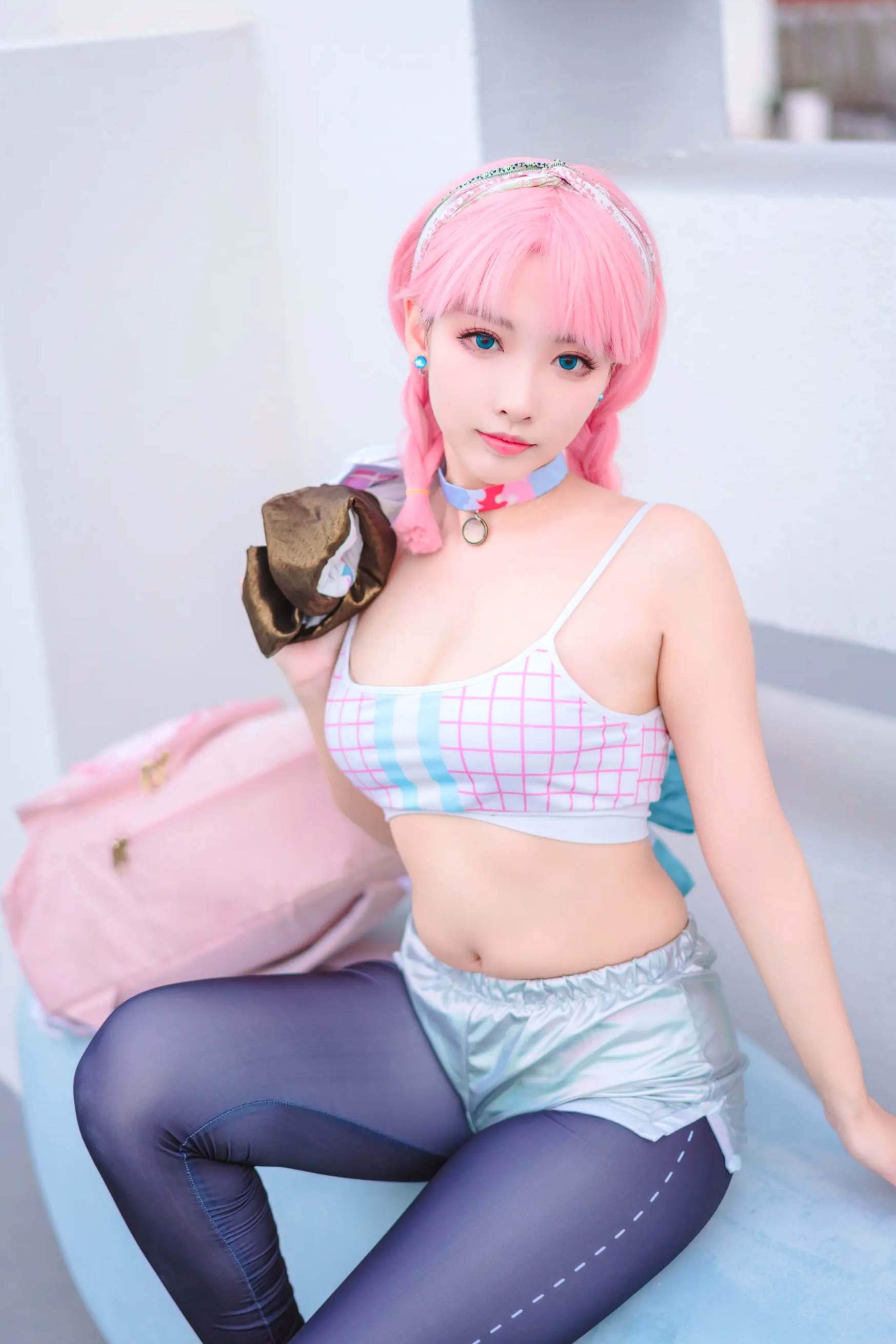 宫本桜蓝毒cosplay，青春活力运动少女，清纯童颜配傲人身材，夏日泳池边诱惑写真，时尚潮流视觉盛宴