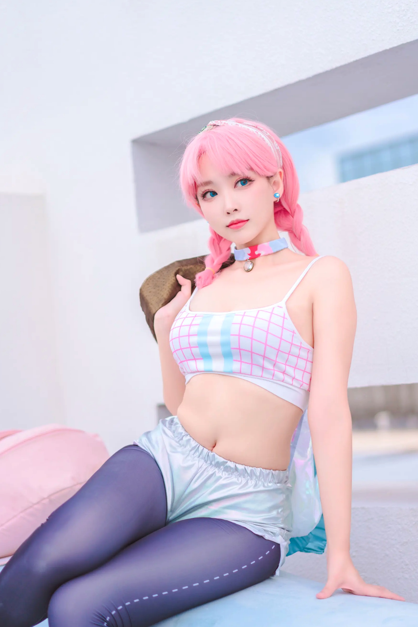 宫本桜蓝毒cosplay，青春活力运动少女，清纯童颜配傲人身材，夏日泳池边诱惑写真，时尚潮流视觉盛宴
