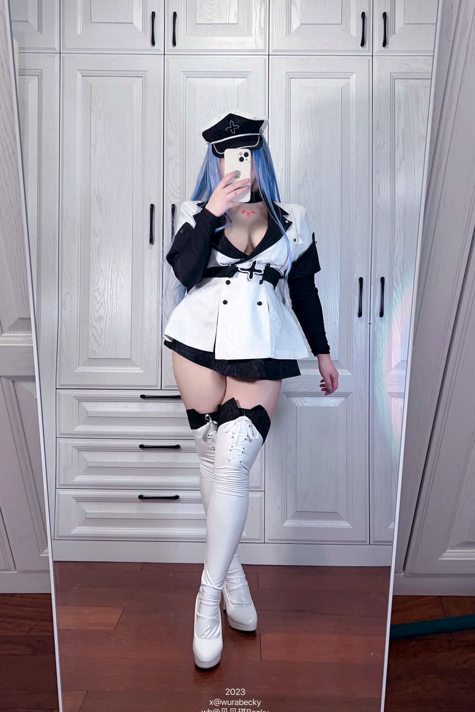 Gallery - 贝贝琪Becky艾斯德斯角色扮演私房写真，火辣身材制服诱惑大尺度作品角色扮演人间胸器私房照大尺度 女神私房照_秀色女神 - image 4