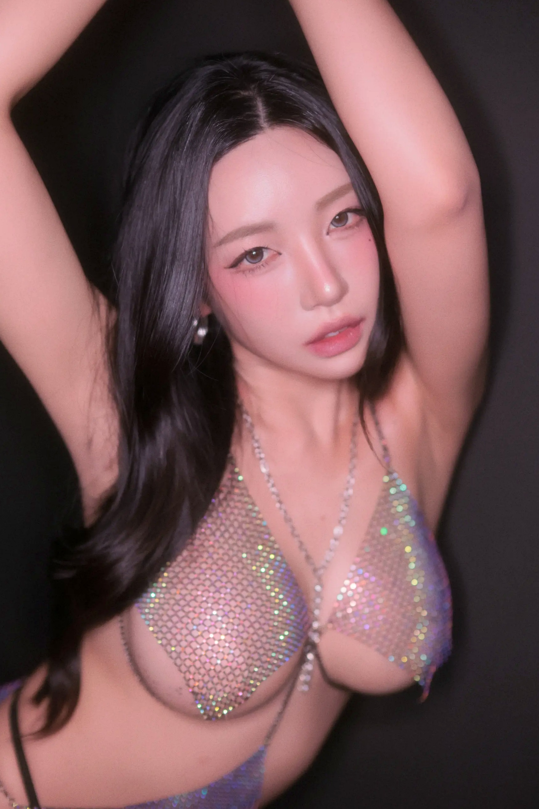 Dongeuran - Party 2 派对夜色主题诱惑，金属链条装大尺度秀曼妙曲线