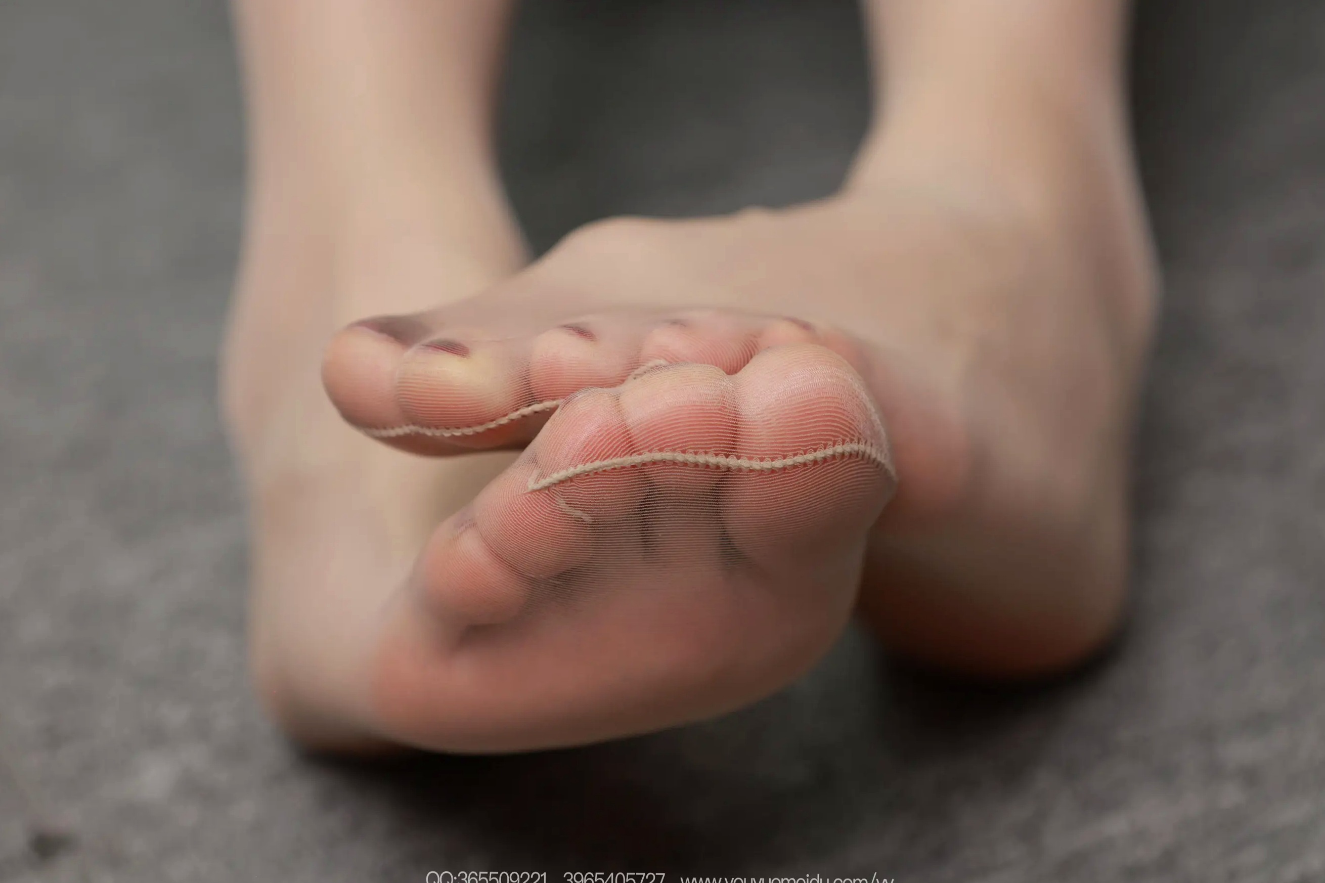 IESS异思趣向 小婕《同学的姐姐（下）》[85P] 丝袜高跟美腿私房照