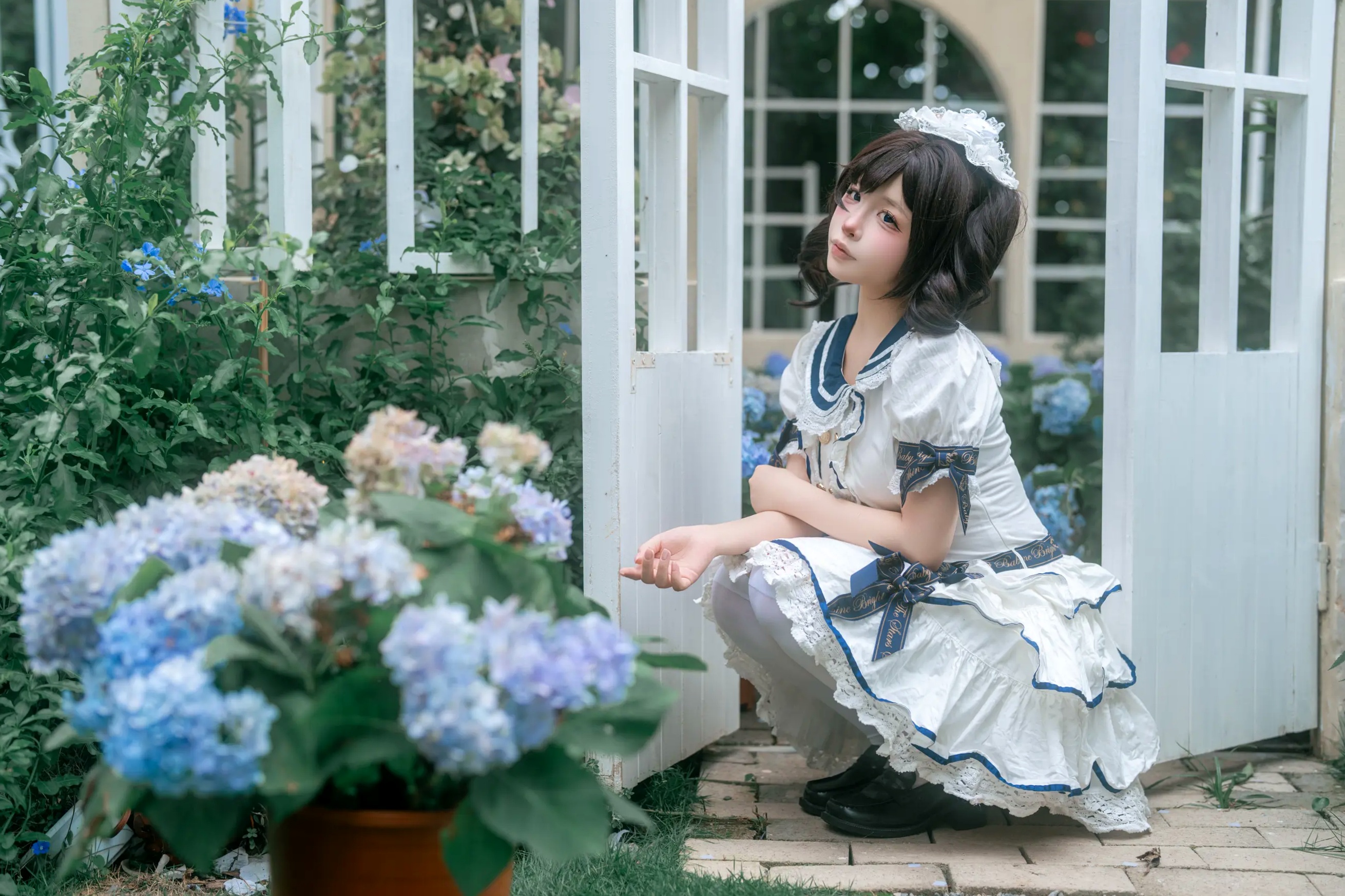 Gallery - 铁手叫兽 - 洛丽塔 户外花园欧式洋装角色扮演写真 [24P]萌系户外治愈系萝莉角色扮演 女神私房照_秀色女神 - image 4