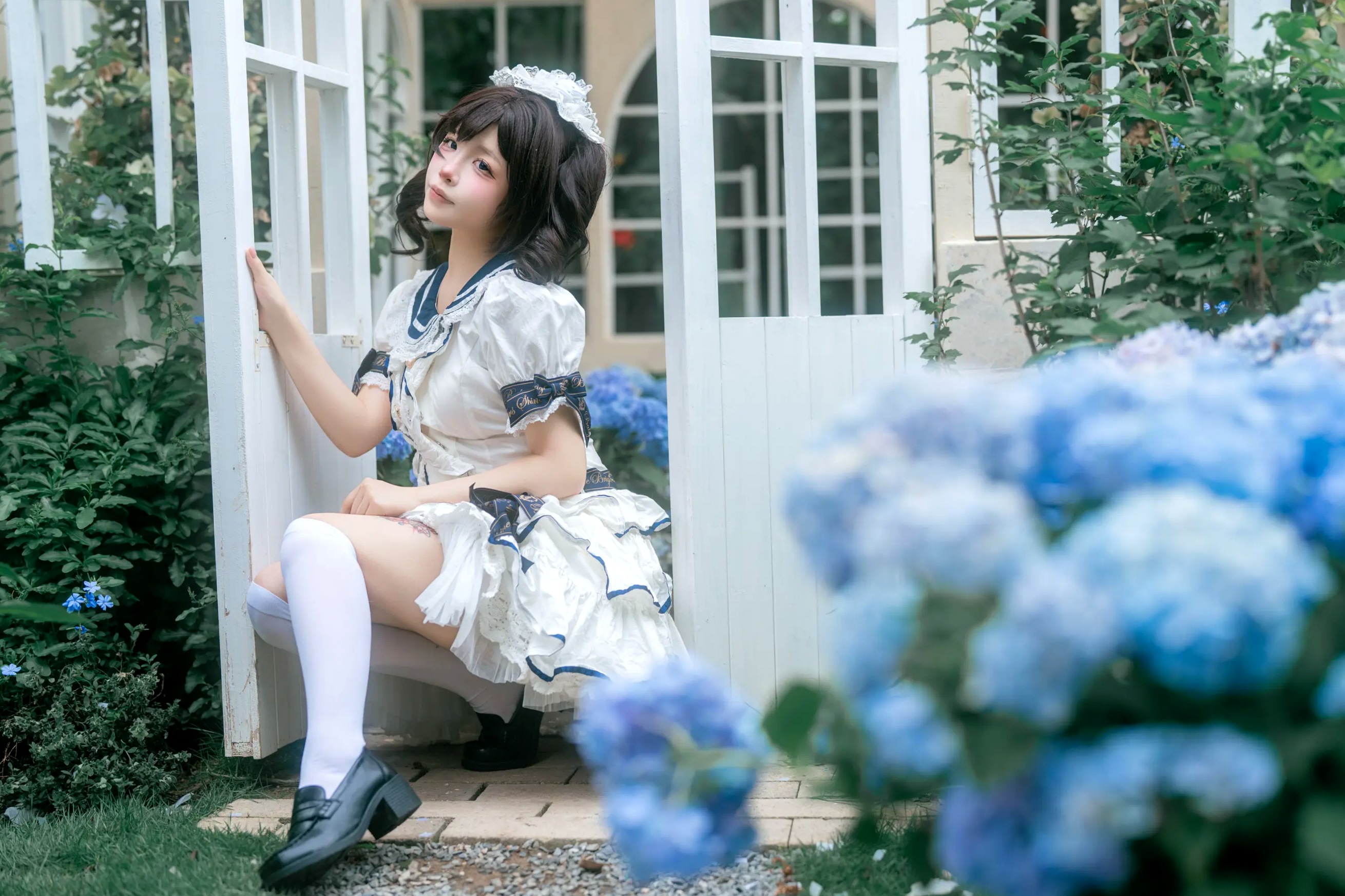 Gallery - 铁手叫兽 - 洛丽塔 户外花园欧式洋装角色扮演写真 [24P]萌系户外治愈系萝莉角色扮演 女神私房照_秀色女神 - image 6