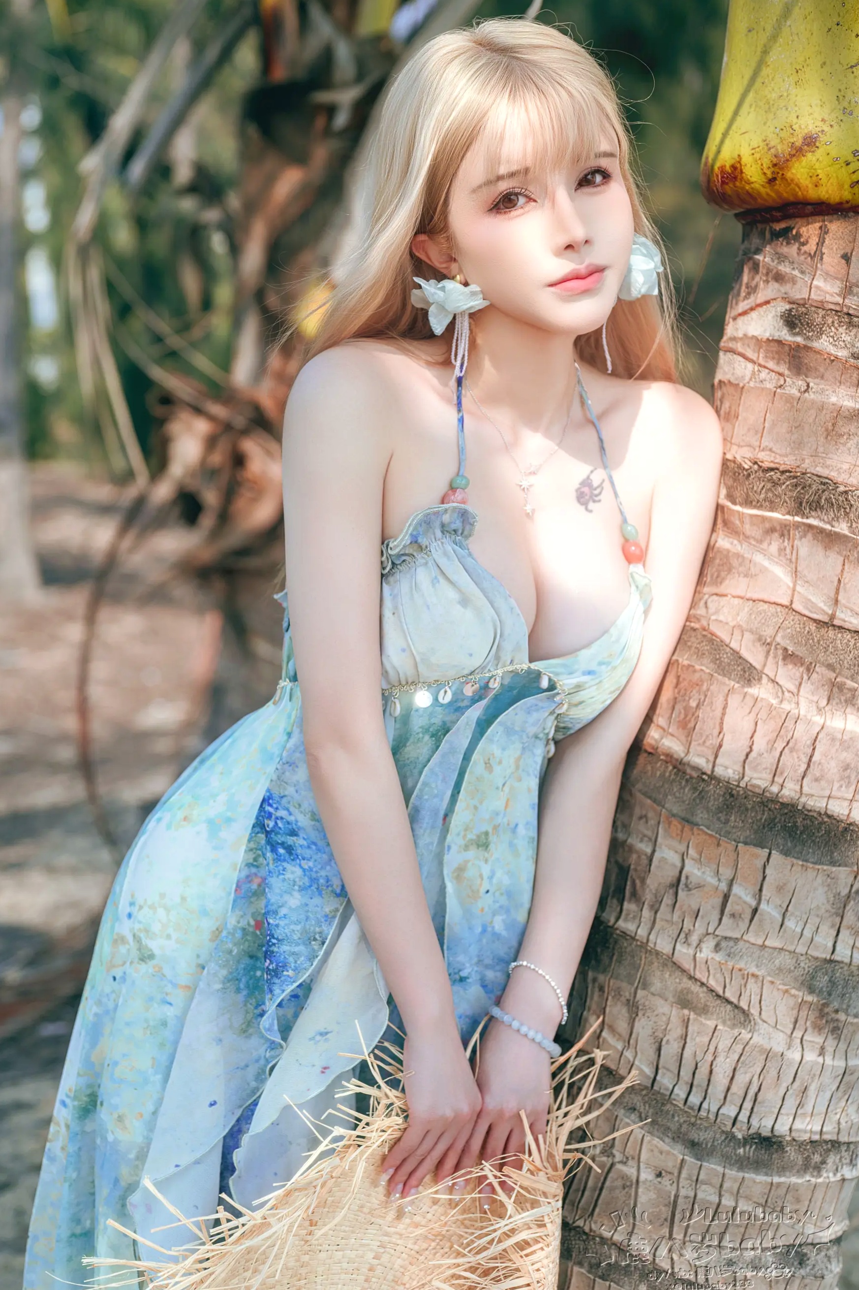鹿八岁 椰梦长廊 户外性感尤物诱惑美腿写真 [39P]