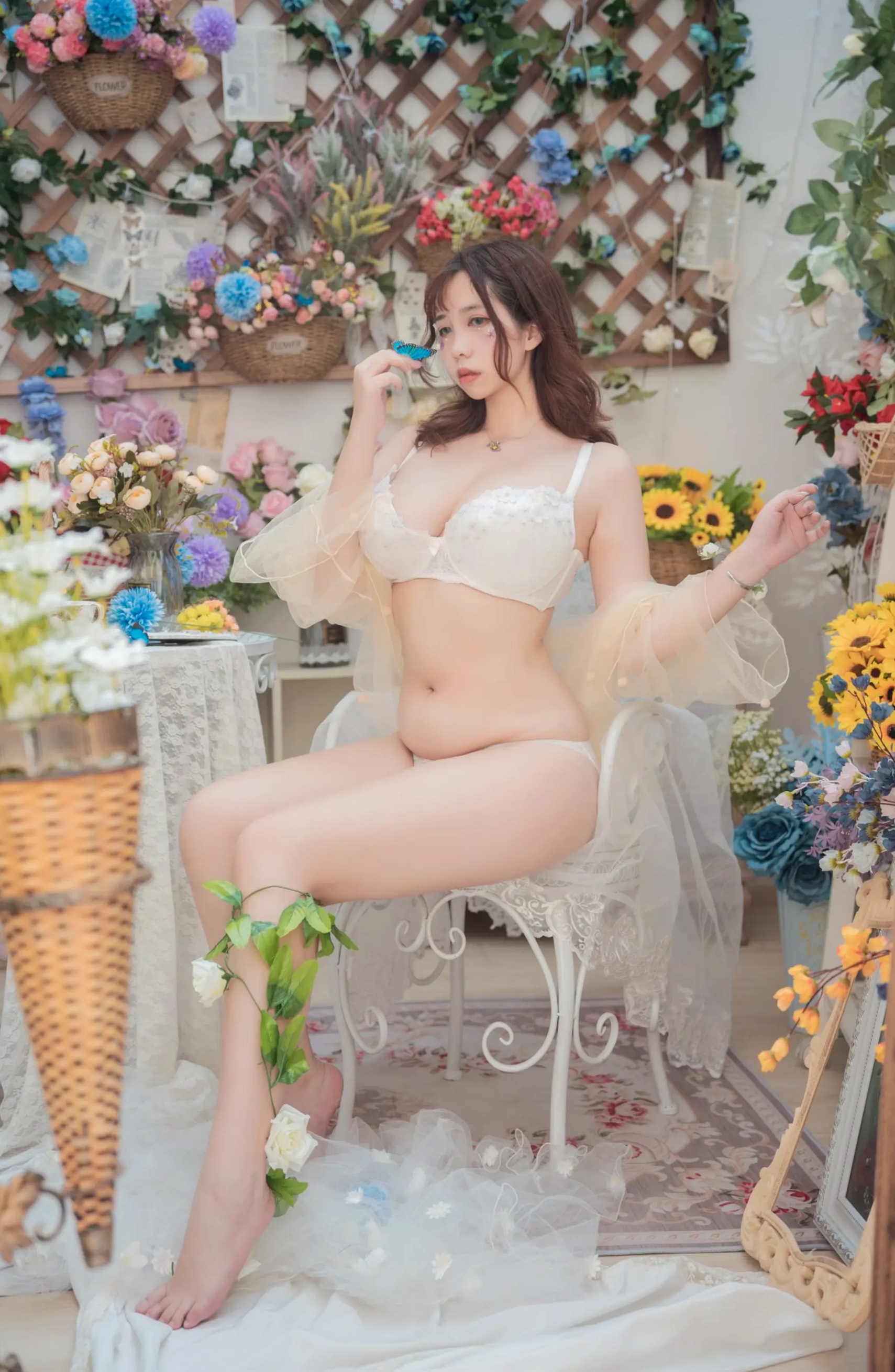 Meroko_魅瞳 - 花房姑娘 花房私房照 白色内衣诱惑 [44P]