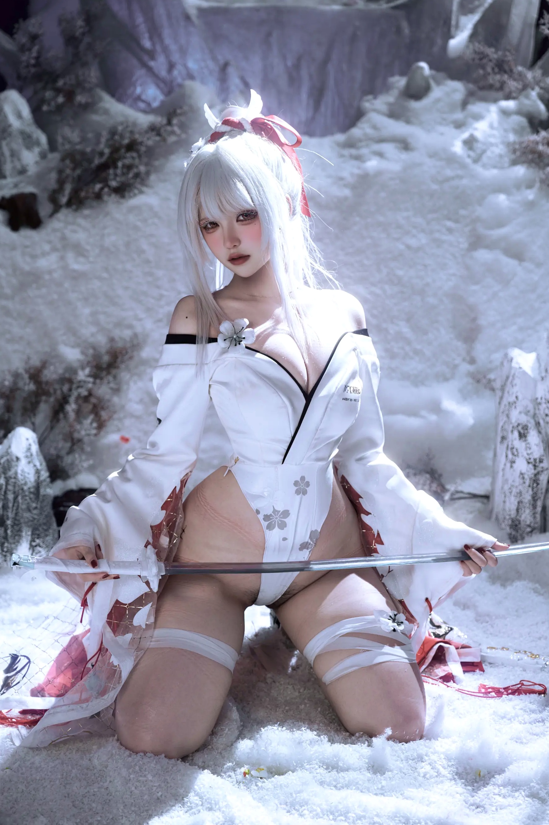 鬼马少女阿薰kaOri - 绯雪 冰雪COS大尺度私房写真 [204P]