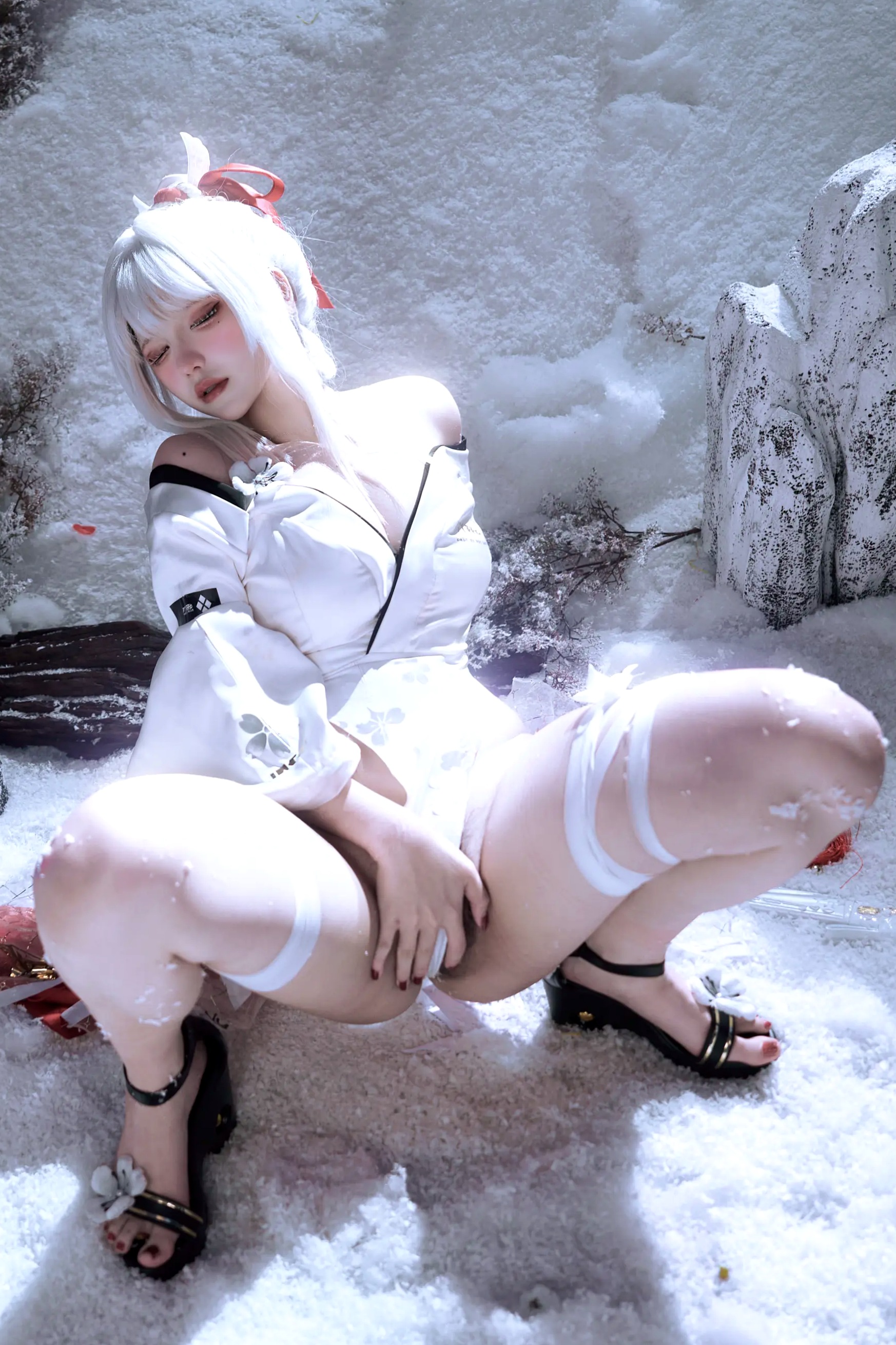 鬼马少女阿薰kaOri - 绯雪 冰雪COS大尺度私房写真 [204P]
