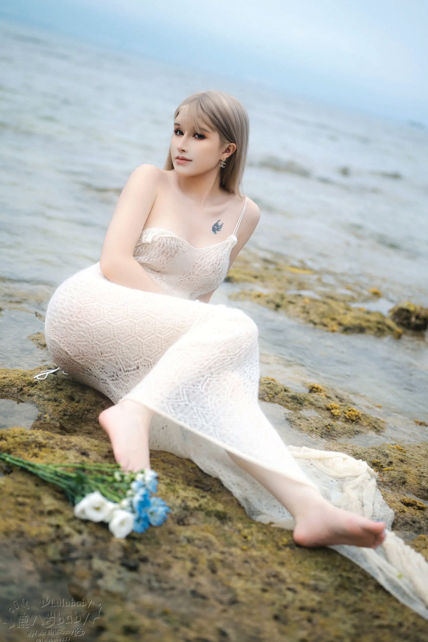 鹿八岁 白纱 [40P] 户外沙滩湿身私房诱惑美图
