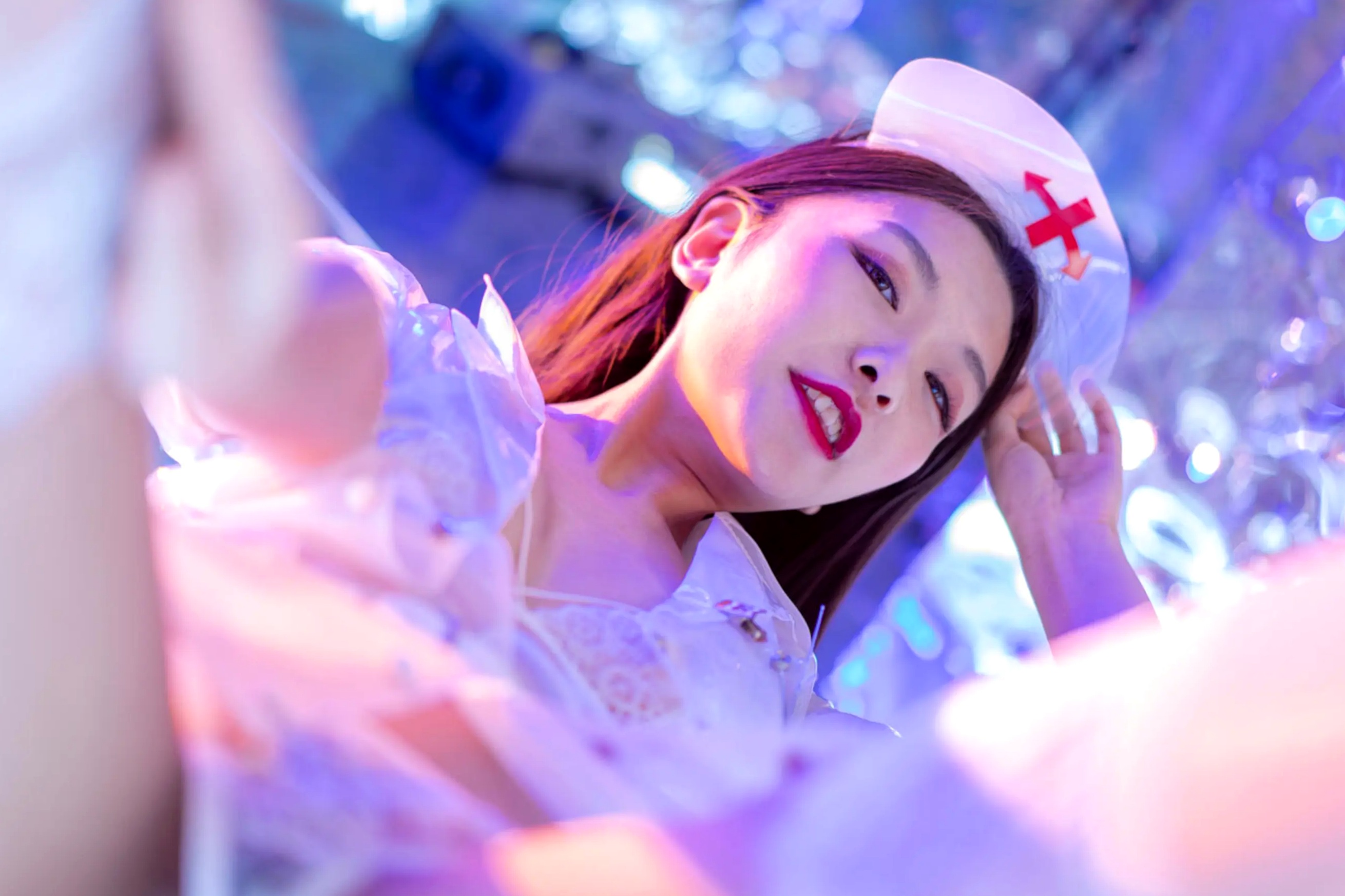 源纱希喵喵喵 - 透明护士赛博朋克霓虹风制服诱惑写真 [42P]