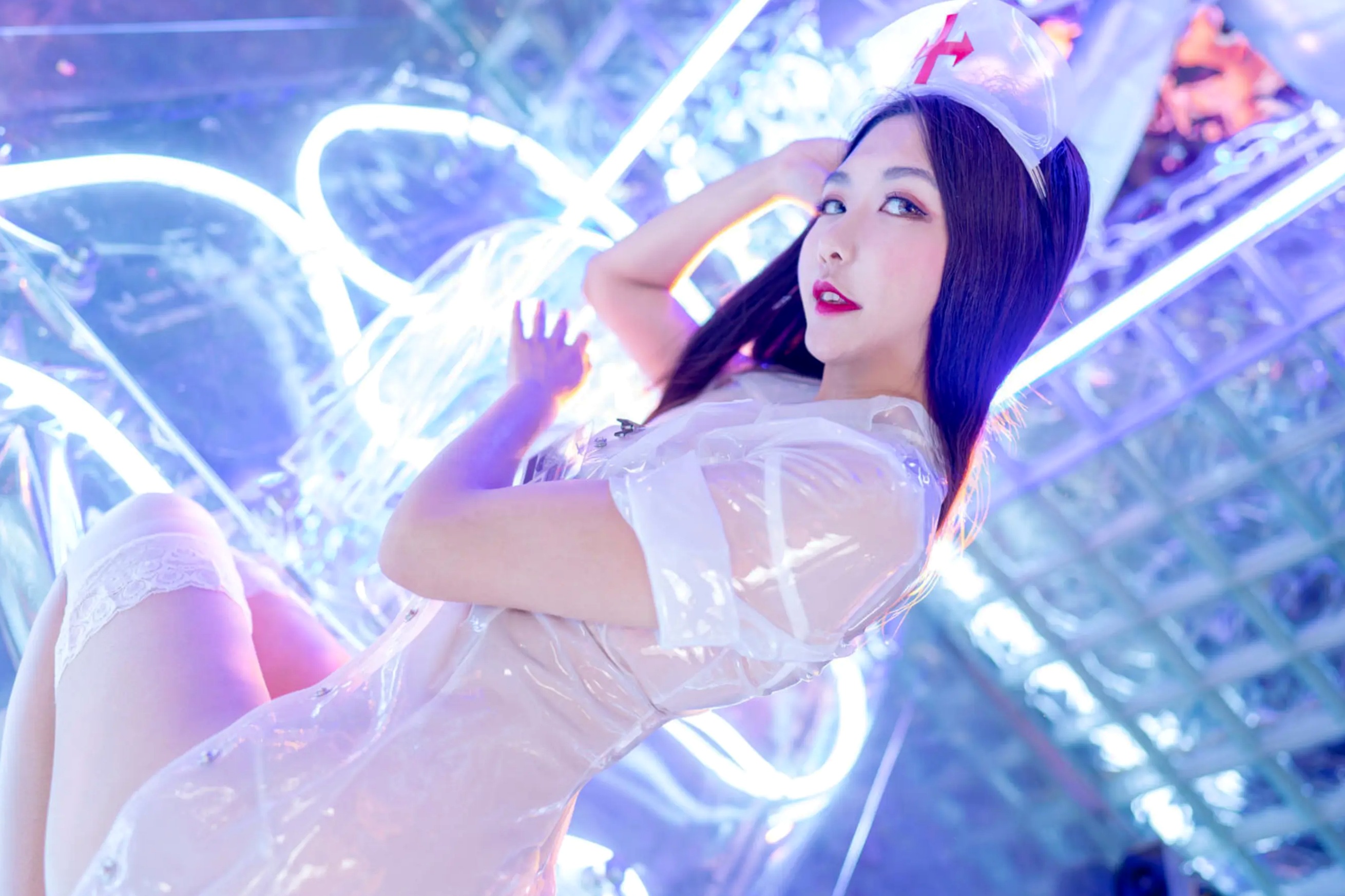 源纱希喵喵喵 - 透明护士赛博朋克霓虹风制服诱惑写真 [42P]