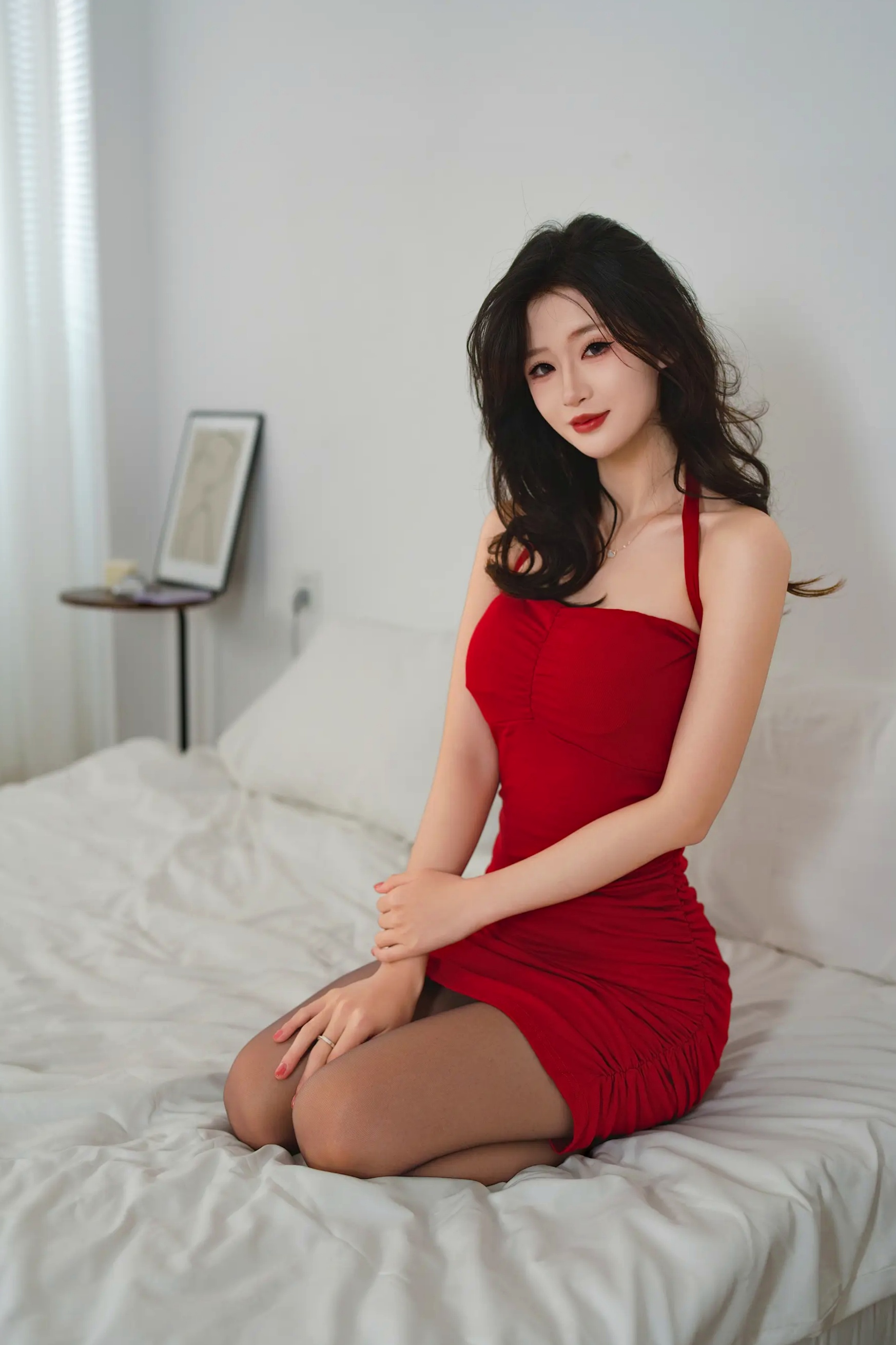 [YITUYU] 2026.04.22 暖灯夜话 红裙里的慵懒心事 林瑜 卧室私房诱惑美腿大尺度写真 [79P]
