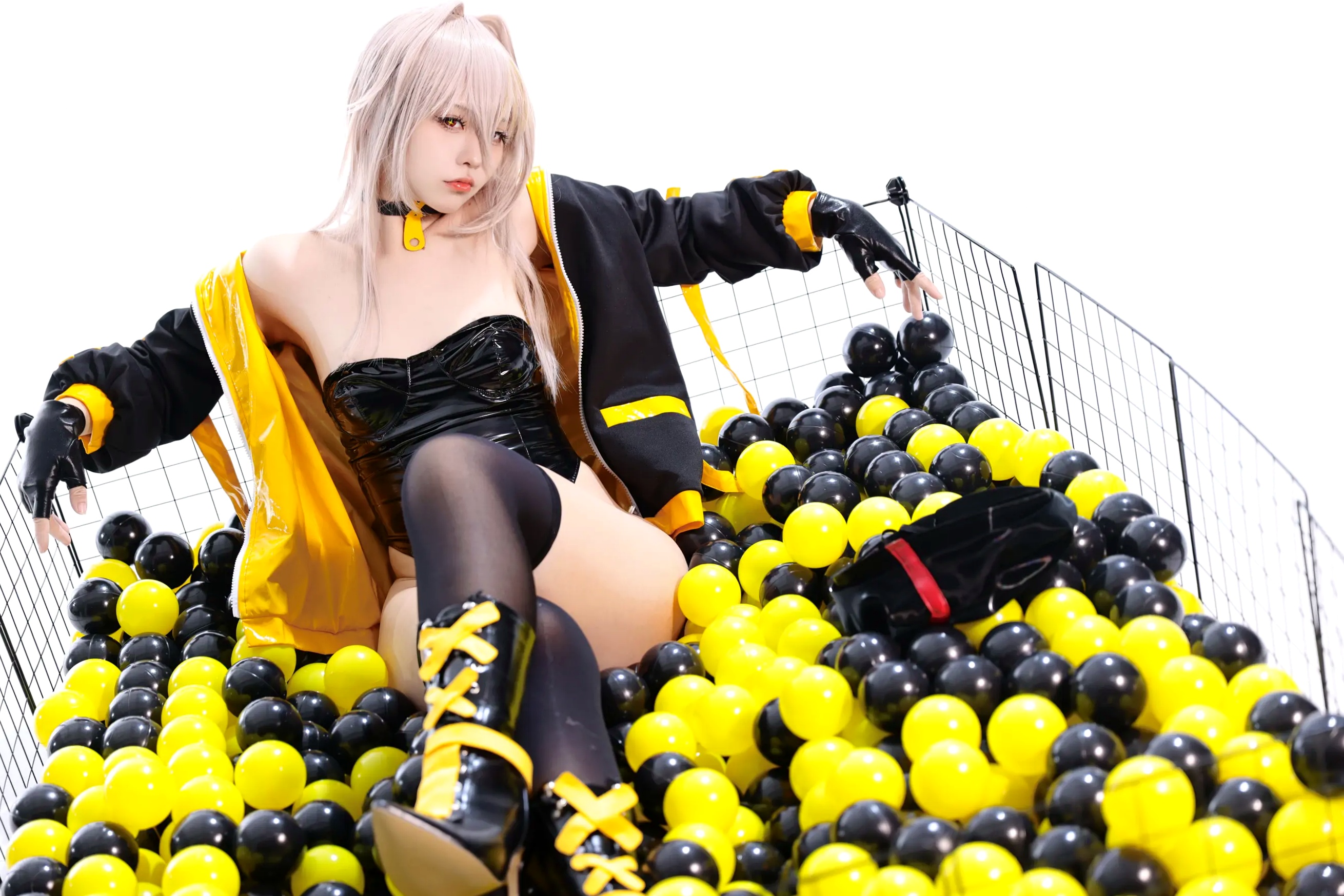 G44不会受伤 - rainbow 菜之花星 角色扮演 紧身皮衣 棒球棍诱惑写真 [30P]