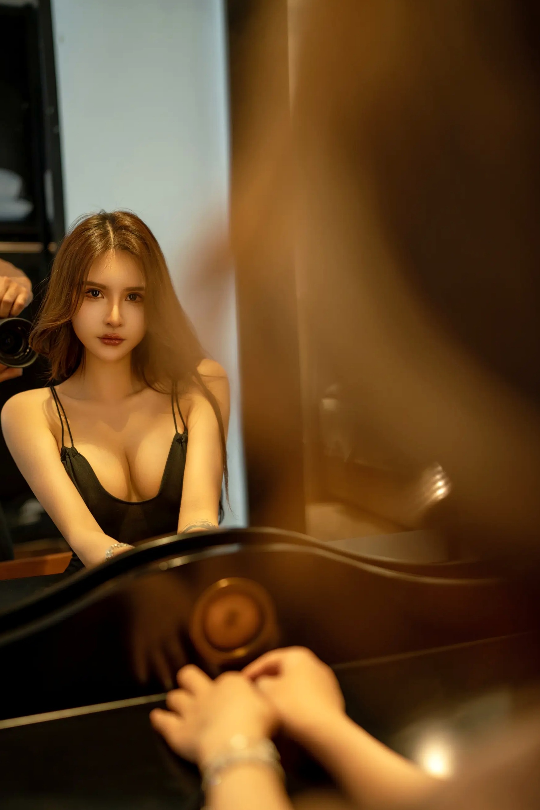 Emily尹菲 未知白色液体[90P] 私房性感黑丝大尺度诱惑写真