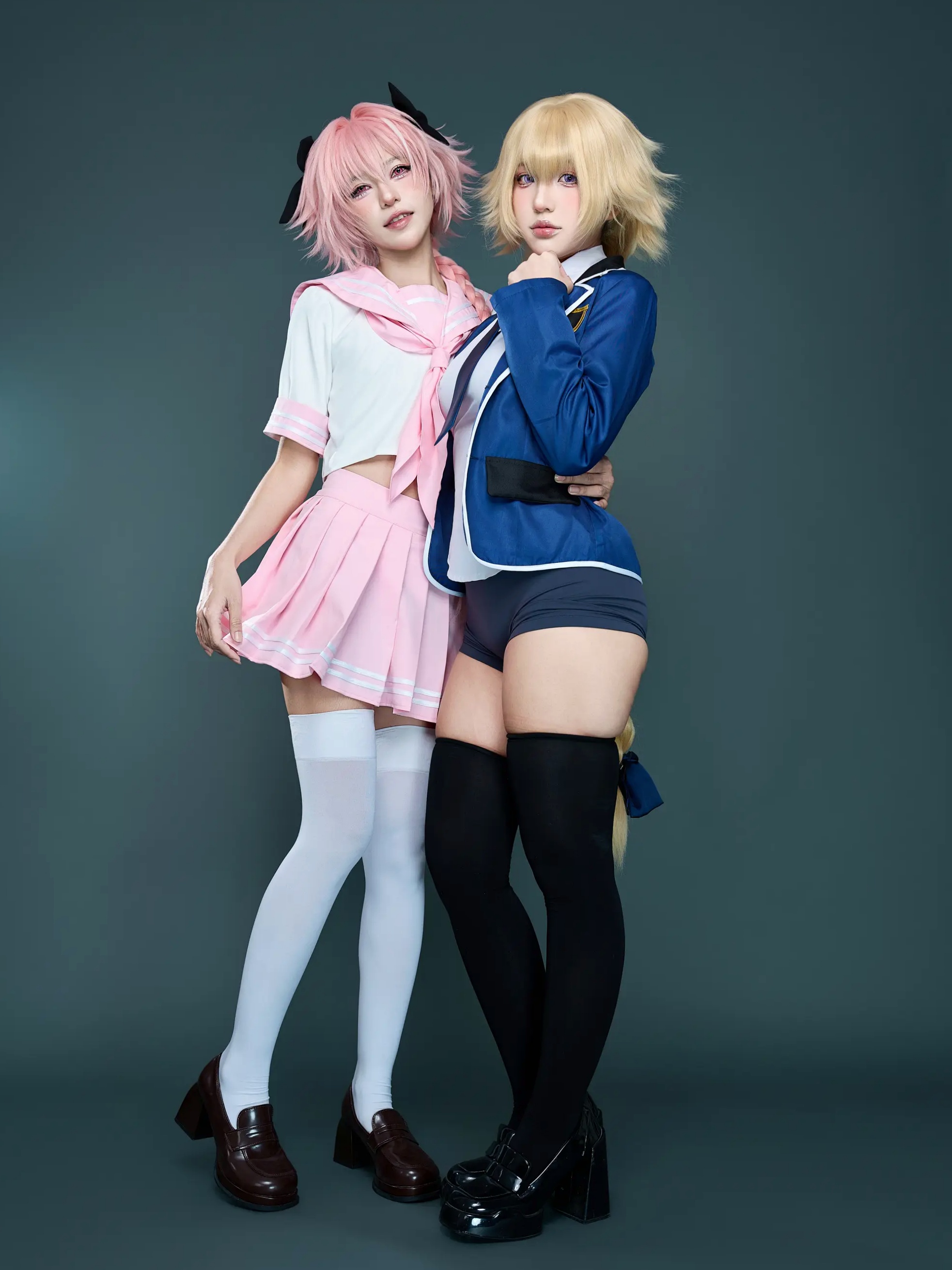 Puy Puy - Jeanne Apocrypha 贞德角色扮演制服黑丝背部纹身美臀私房照