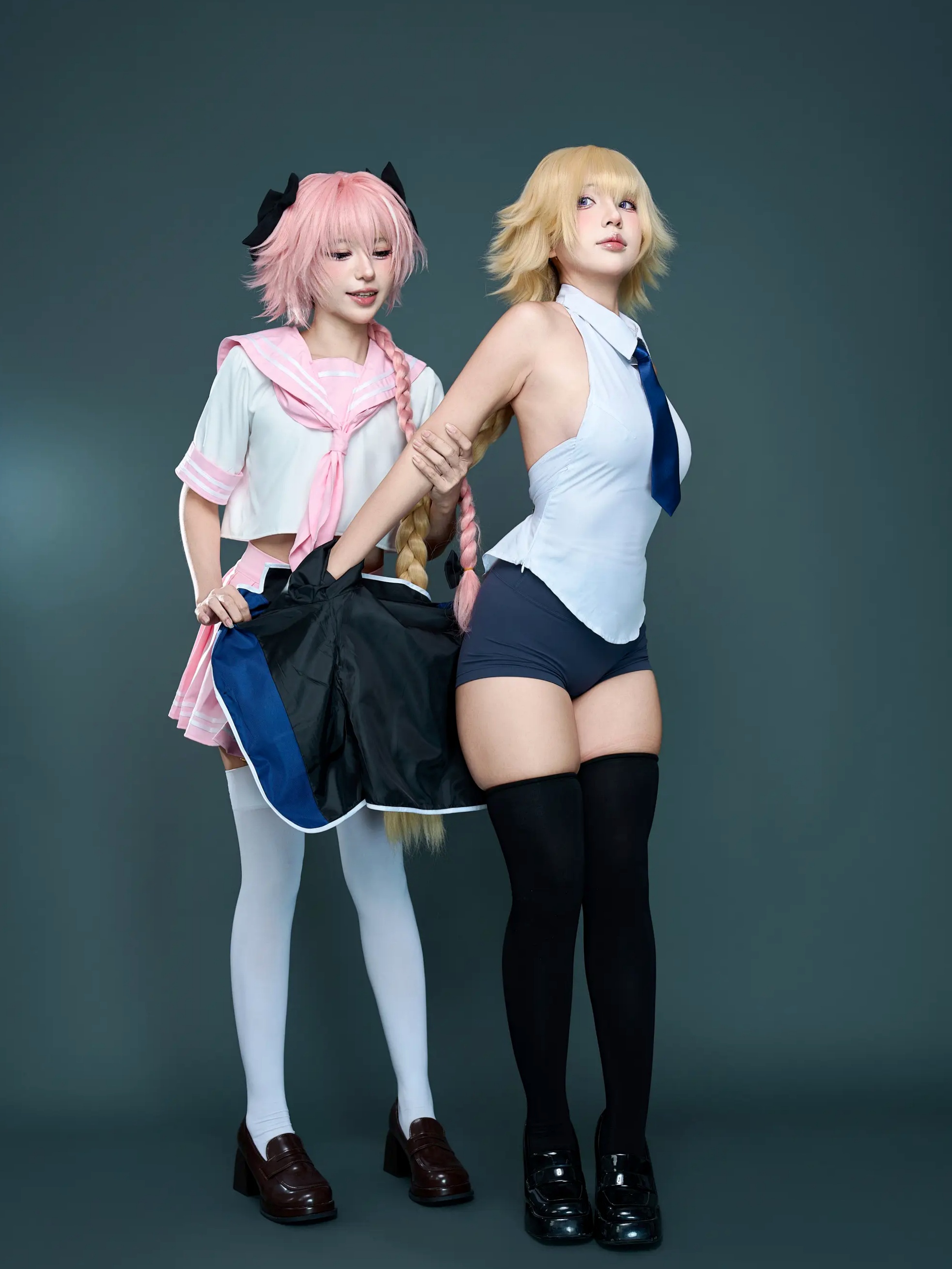 Puy Puy - Jeanne Apocrypha 贞德角色扮演制服黑丝背部纹身美臀私房照