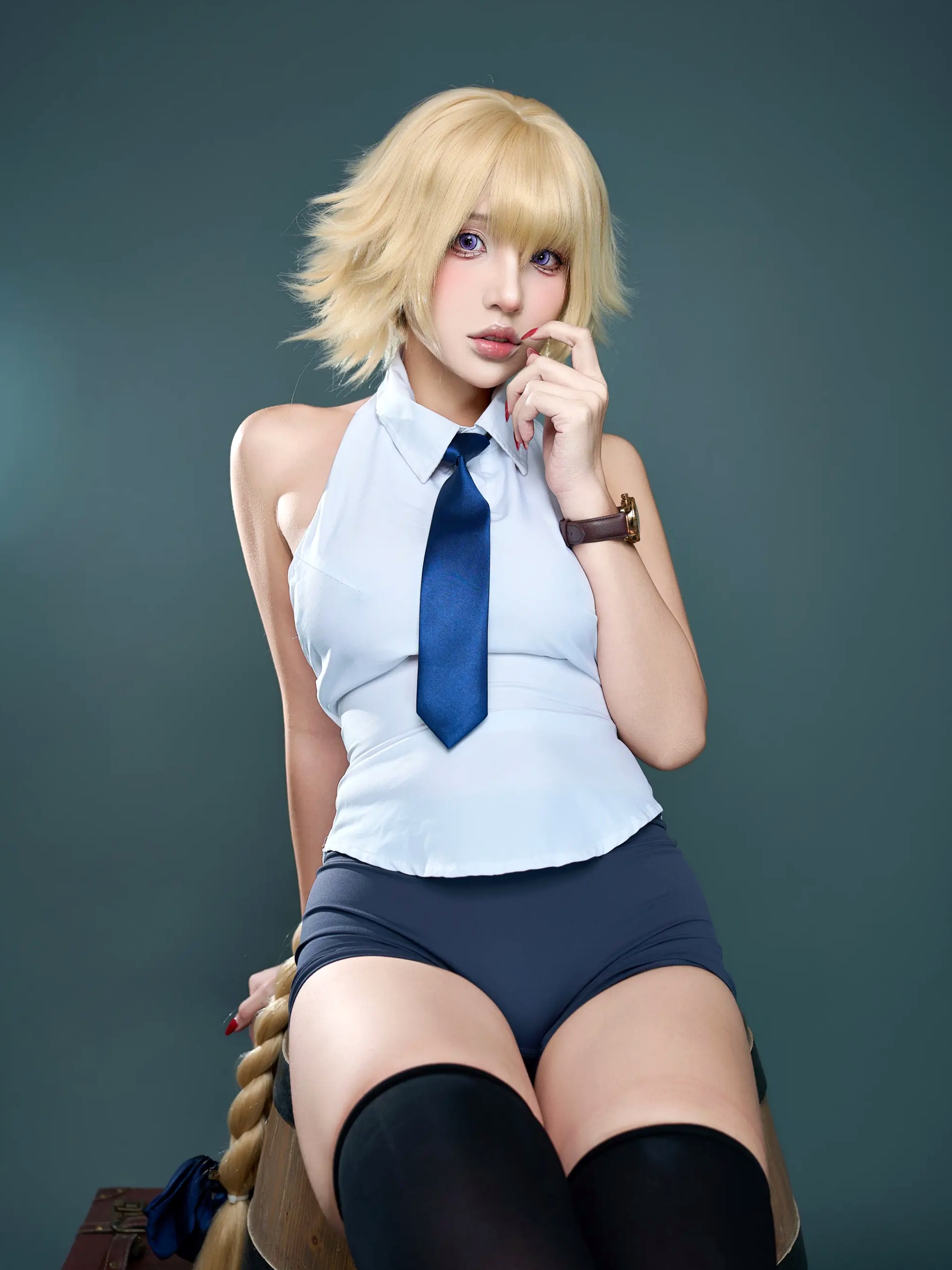 Puy Puy - Jeanne Apocrypha 贞德角色扮演制服黑丝背部纹身美臀私房照