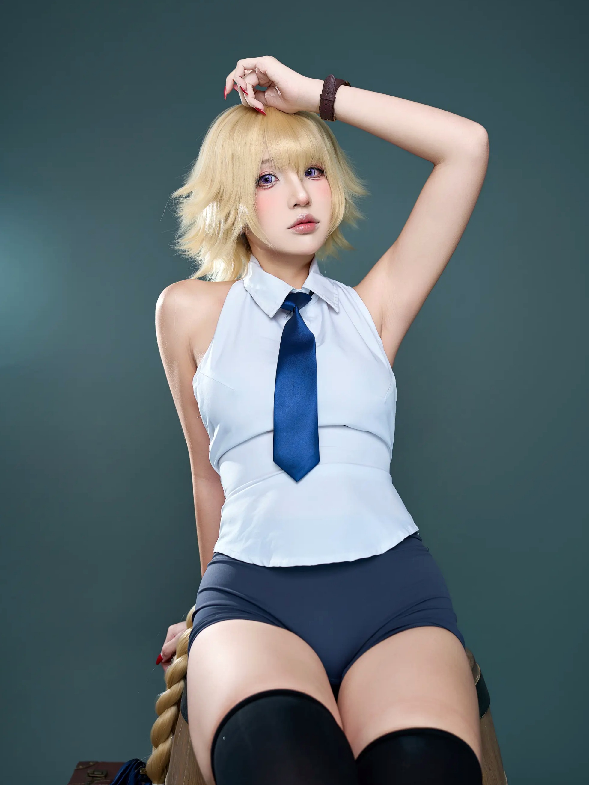 Puy Puy - Jeanne Apocrypha 贞德角色扮演制服黑丝背部纹身美臀私房照