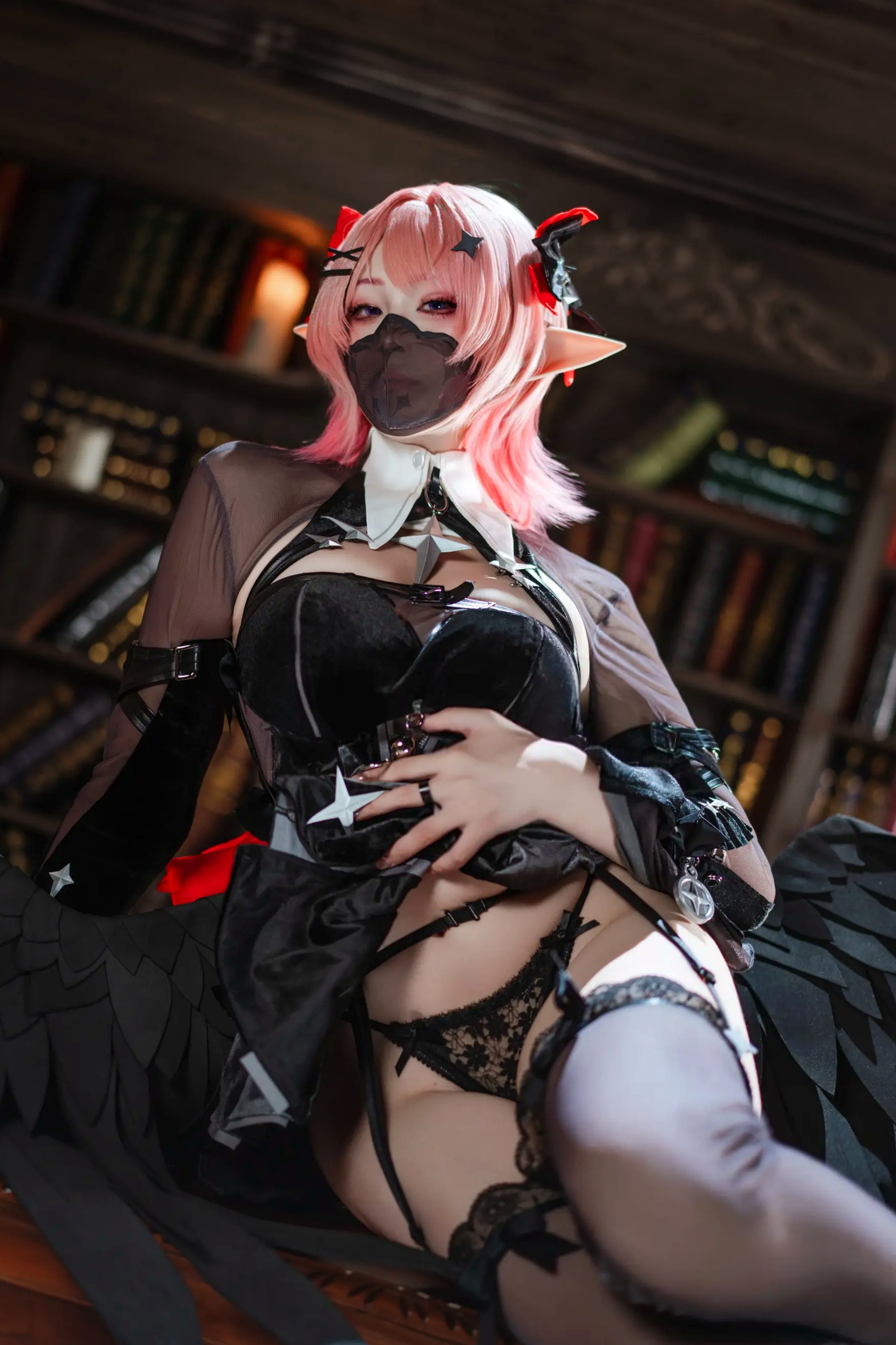 Natsuko夏夏子 - 绝区零 雷米尔 [89P] 恶魔制服黑丝书房角色扮演私房照