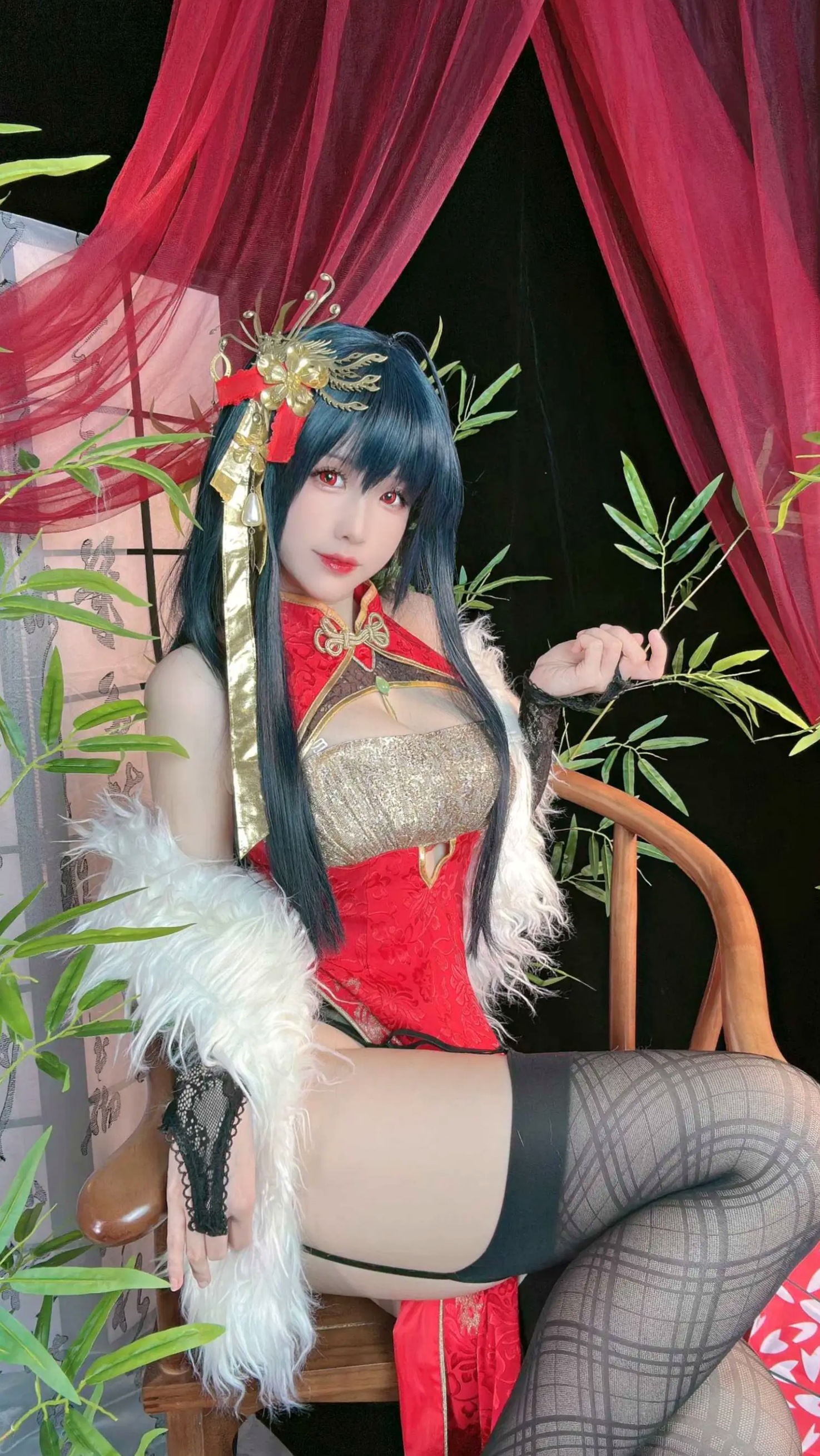 miko酱ww - 大凤旗袍 [28P]