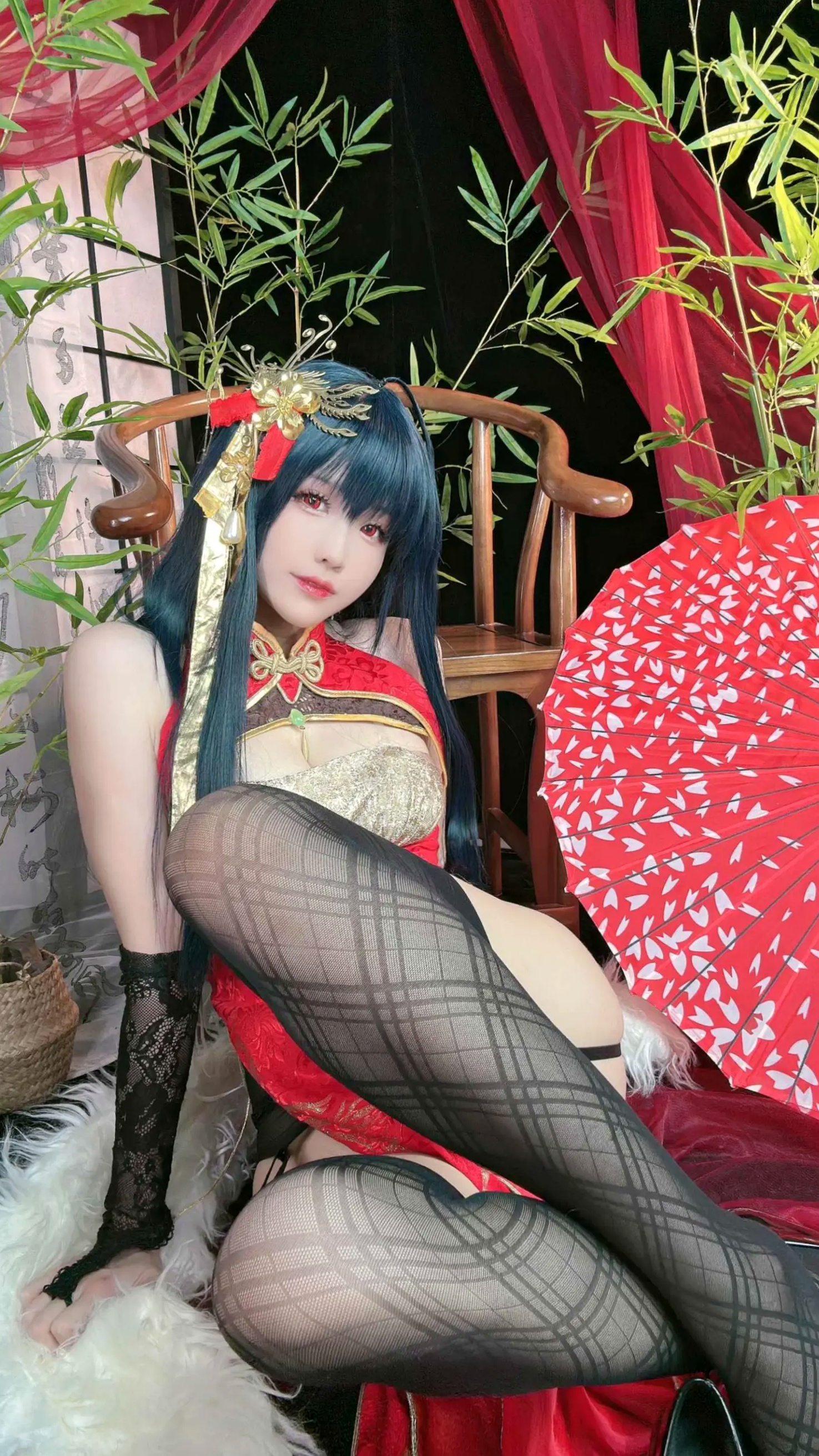 miko酱ww - 大凤旗袍 [28P]