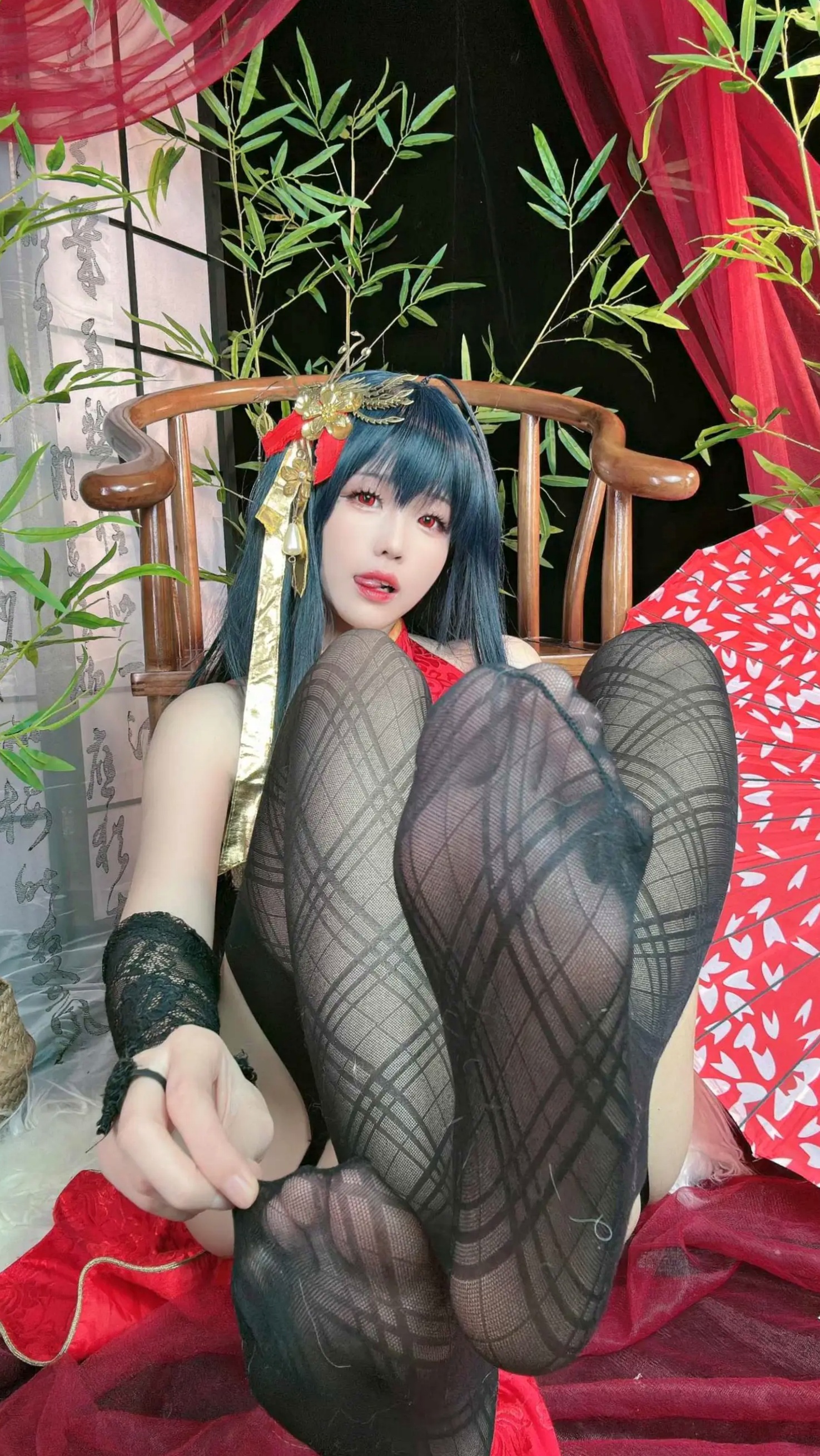 miko酱ww - 大凤旗袍 [28P]