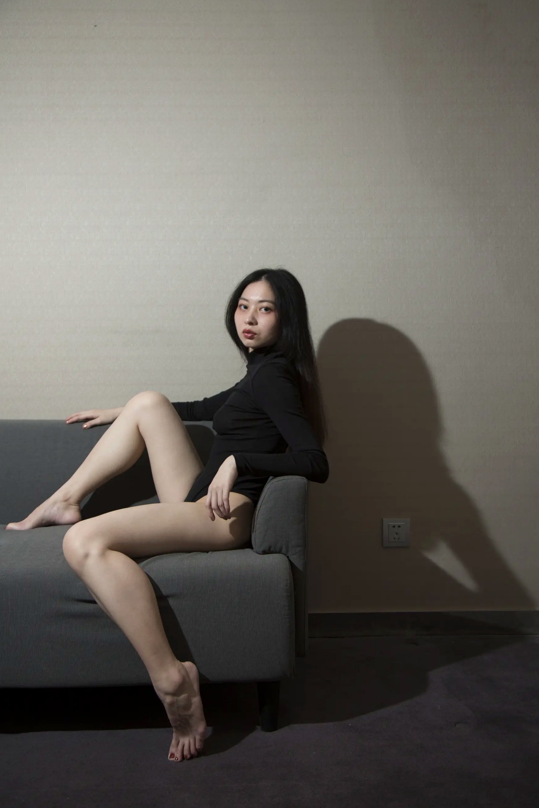 黑色高叉泳装 [118P] - 室内沙发私房诱惑写真