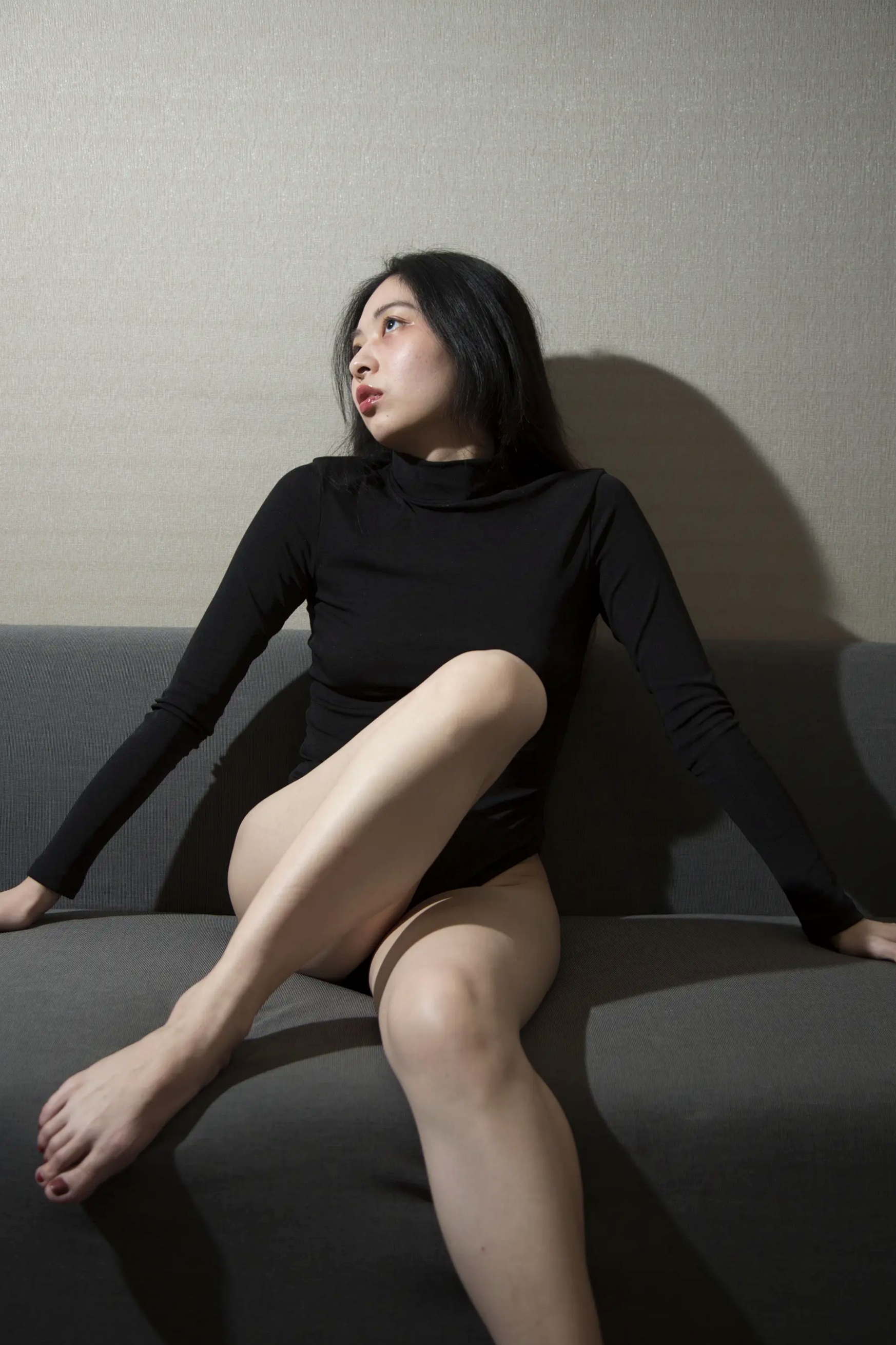 黑色高叉泳装 [118P] - 室内沙发私房诱惑写真