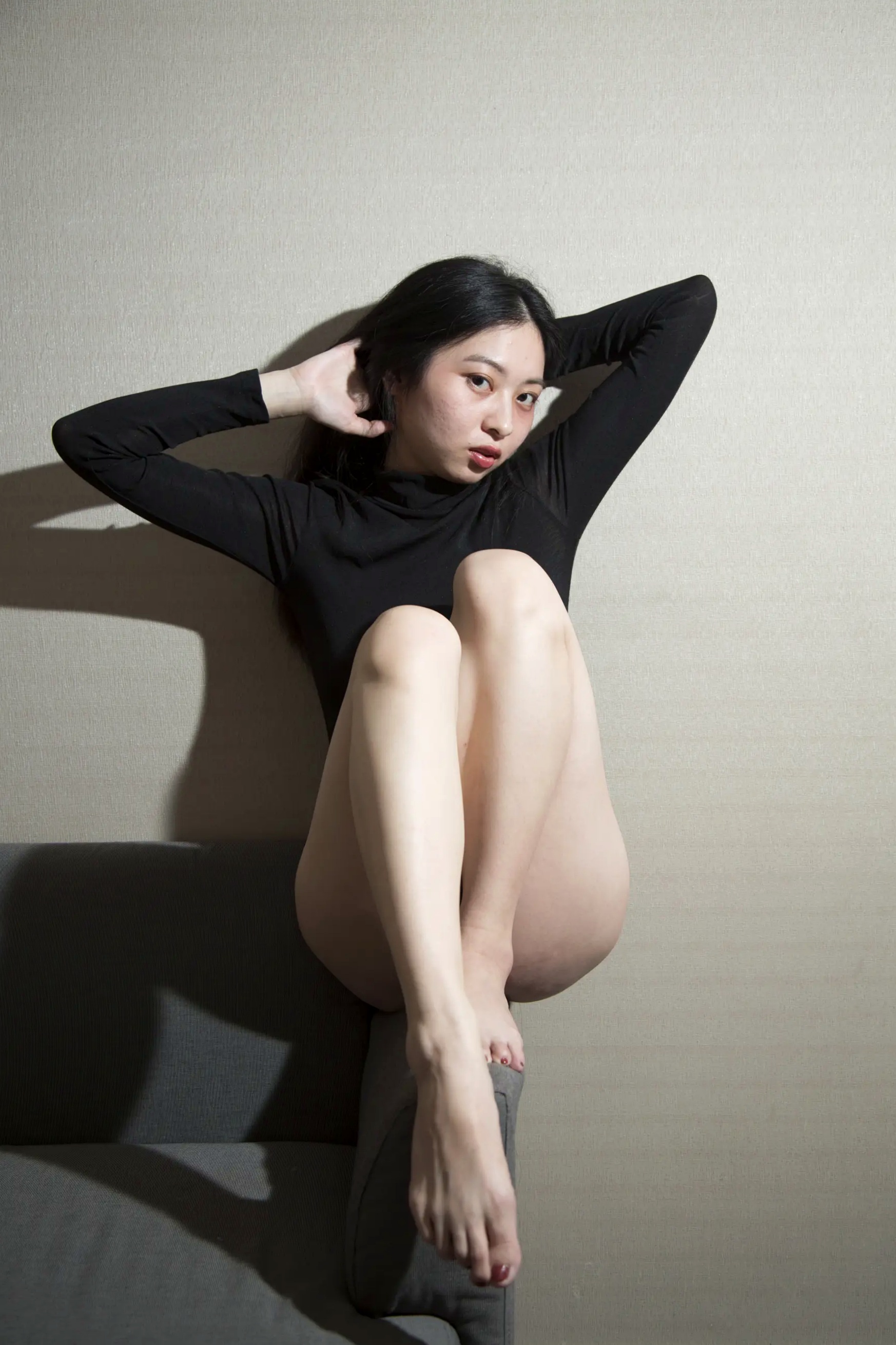 黑色高叉泳装 [118P] - 室内沙发私房诱惑写真
