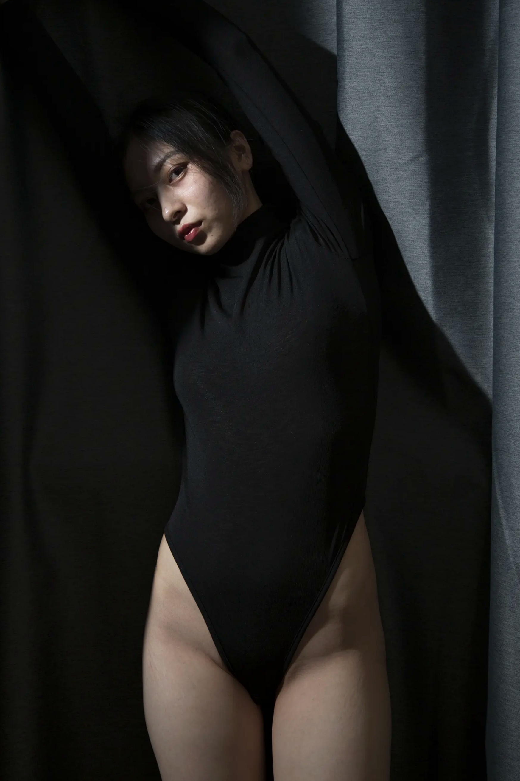 黑色高叉泳装 [118P] - 室内沙发私房诱惑写真