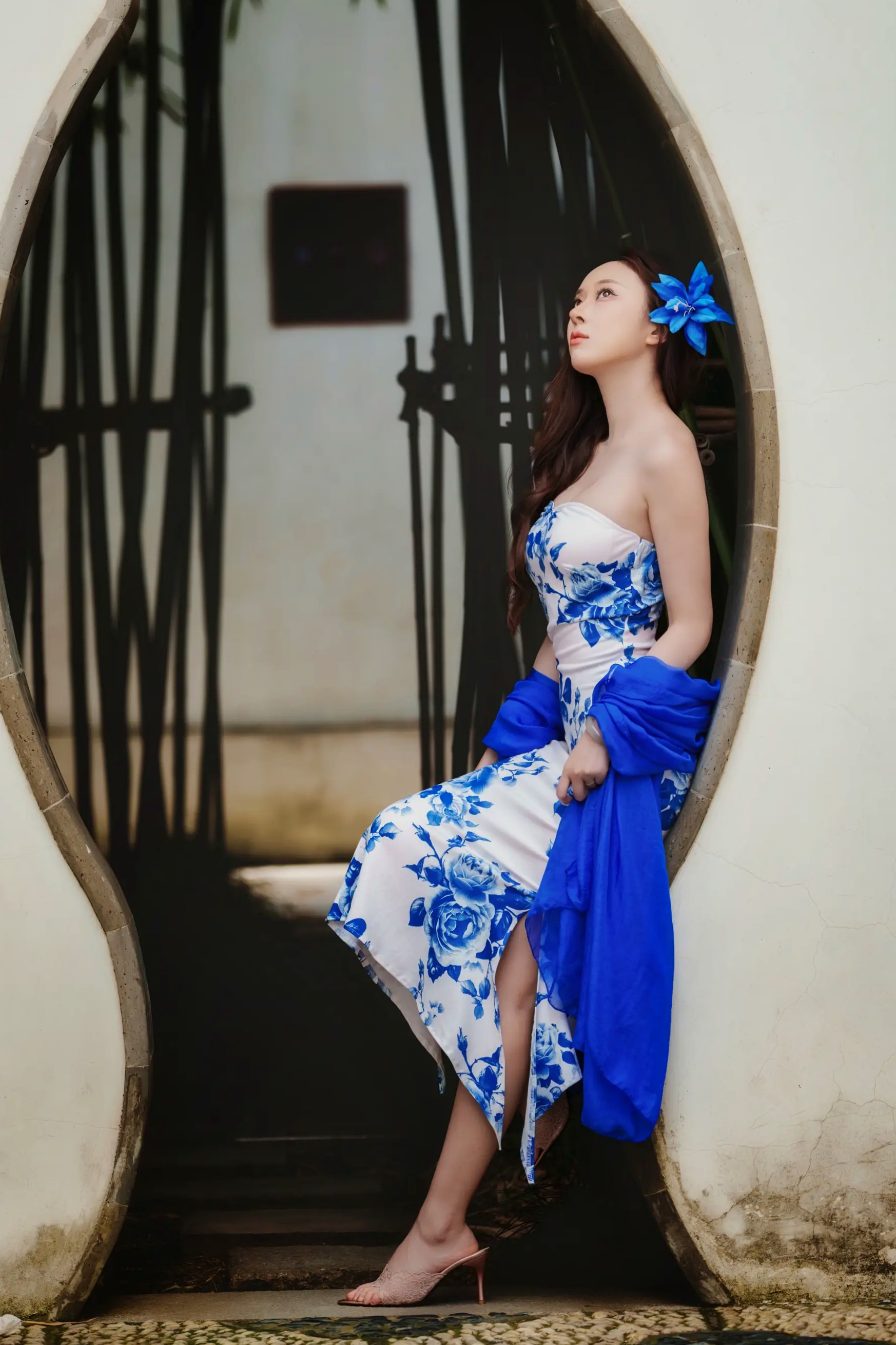 [YITUYU] 2026.05.05 青花瓷 邓邓 古典旗袍美女曼妙身姿写真 [19P]