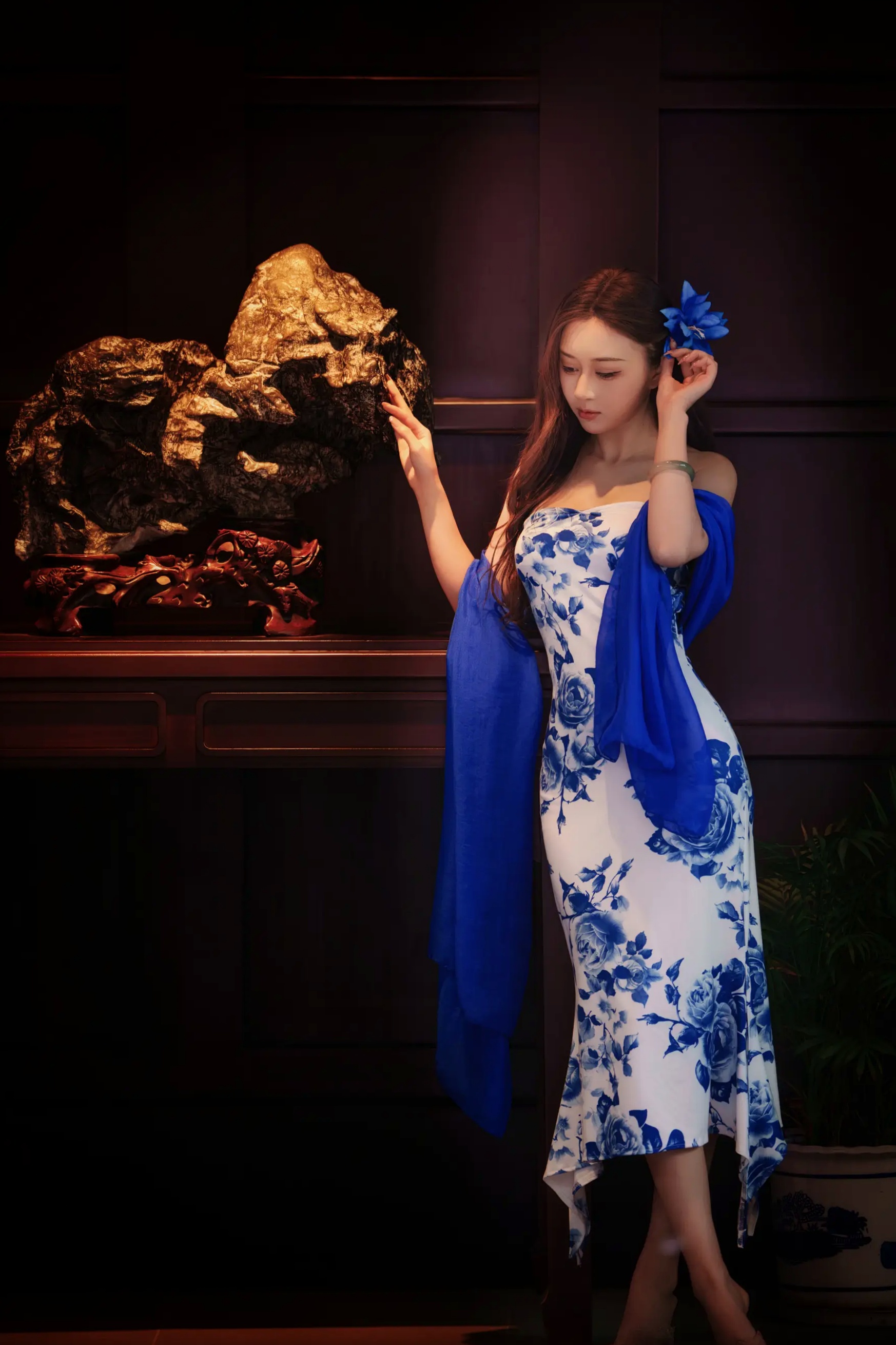 [YITUYU] 2026.05.05 青花瓷 邓邓 古典旗袍美女曼妙身姿写真 [19P]