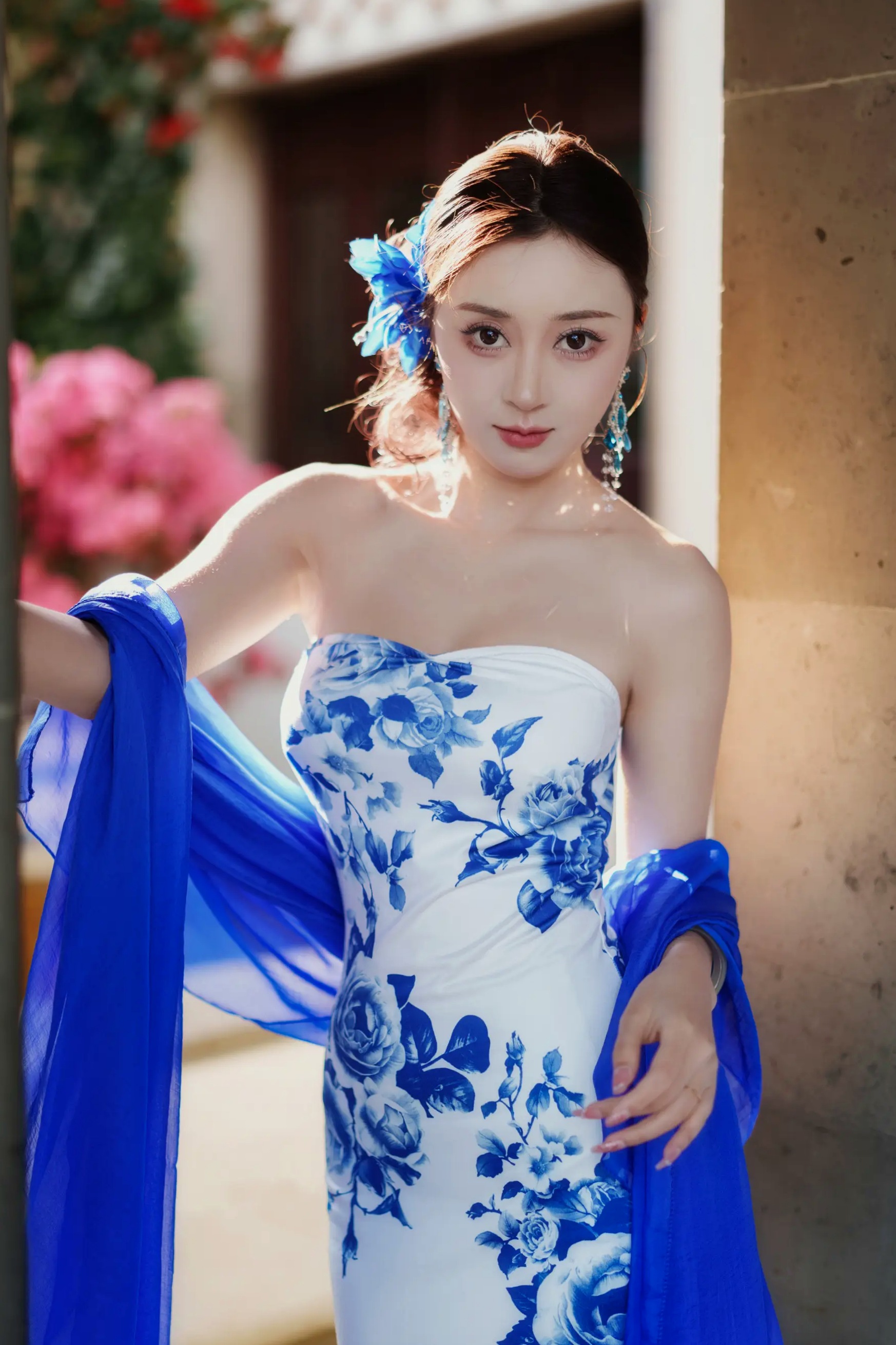 [YITUYU] 2026.05.05 青花瓷 邓邓 古典旗袍美女曼妙身姿写真 [19P]