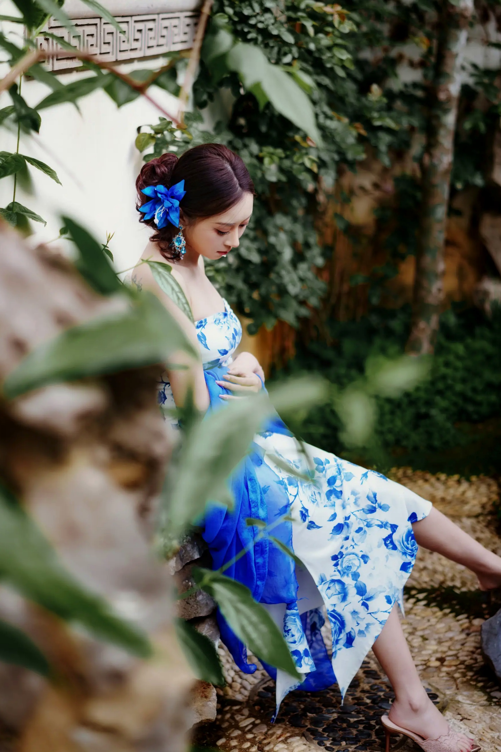 [YITUYU] 2026.05.05 青花瓷 邓邓 古典旗袍美女曼妙身姿写真 [19P]