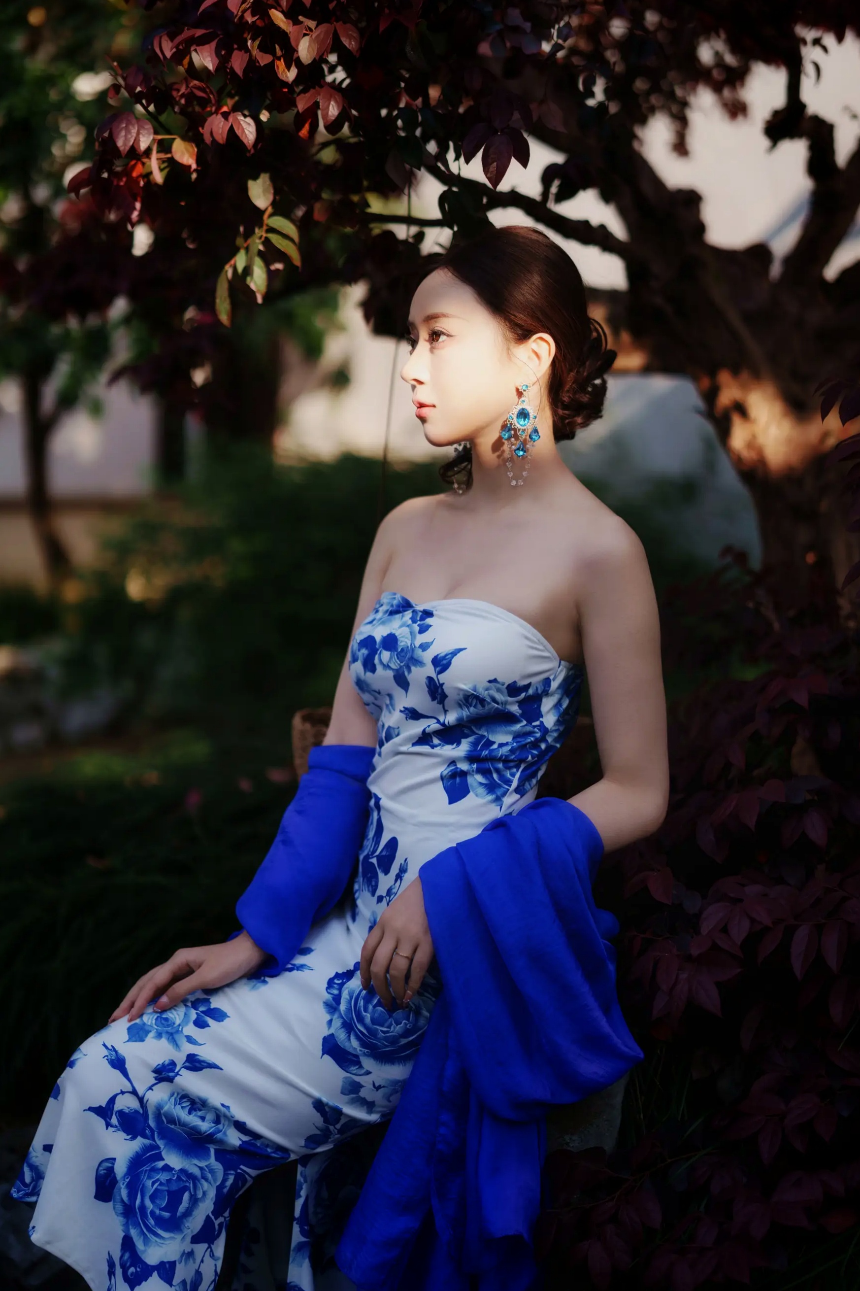 [YITUYU] 2026.05.05 青花瓷 邓邓 古典旗袍美女曼妙身姿写真 [19P]