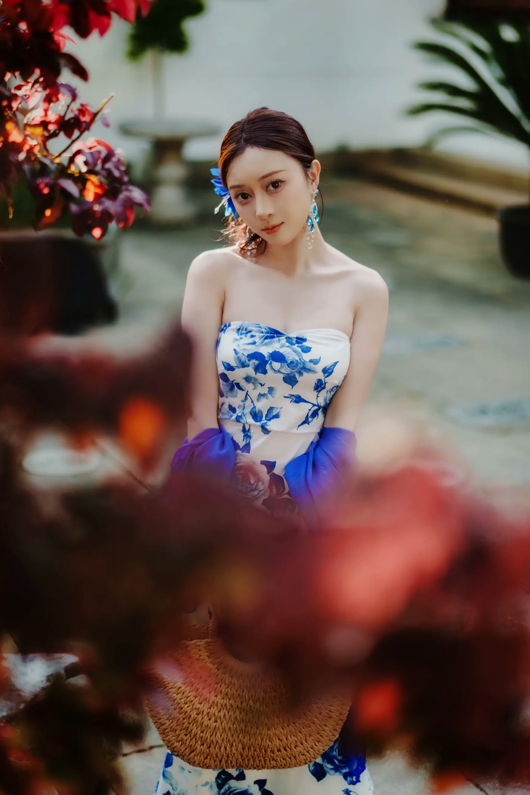 [YITUYU] 2026.05.05 青花瓷 邓邓 古典旗袍美女曼妙身姿写真 [19P]