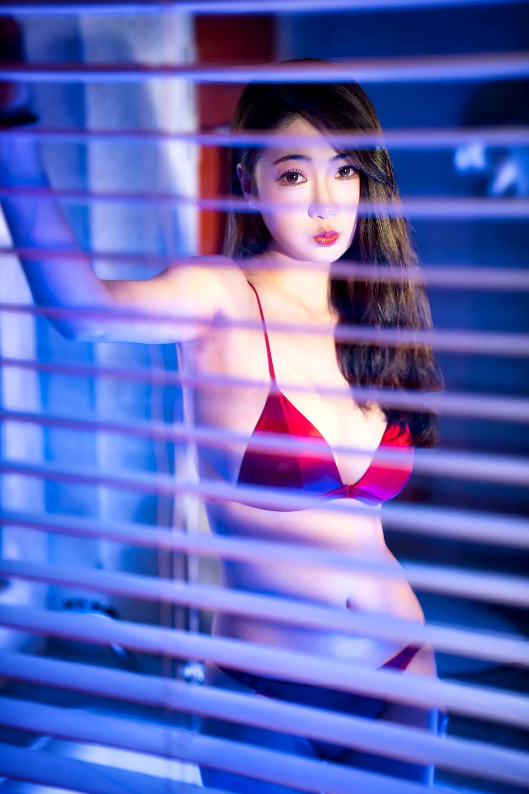 [YITUYU] 2026.04.25 暗室纯欲 冰冰 [13P] 私房照性感内衣诱惑美腿大尺度