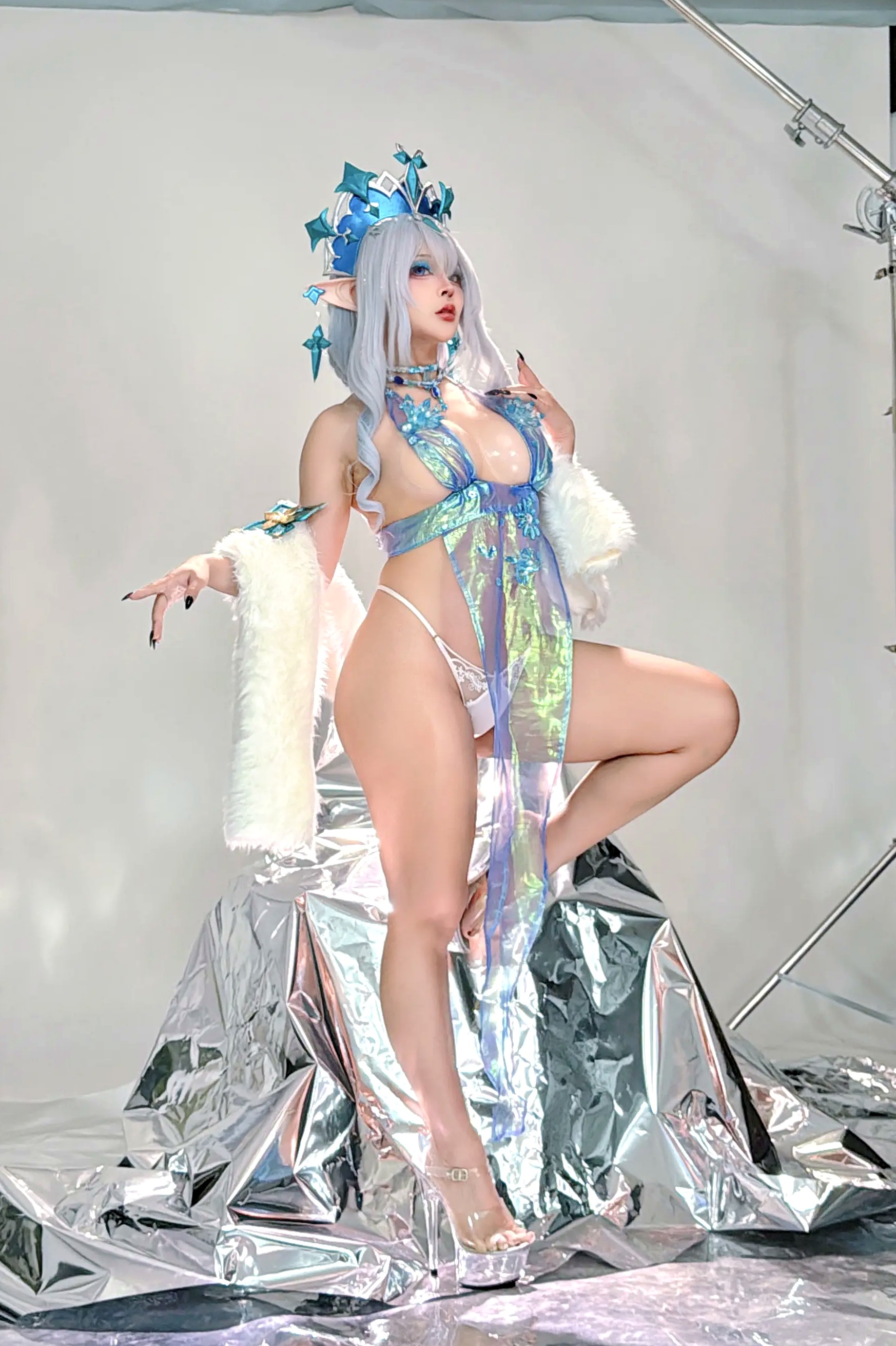 Sayo Momo - Tsaritsa 氷の女皇 原神角色扮演 冰之女皇大尺度私房诱惑