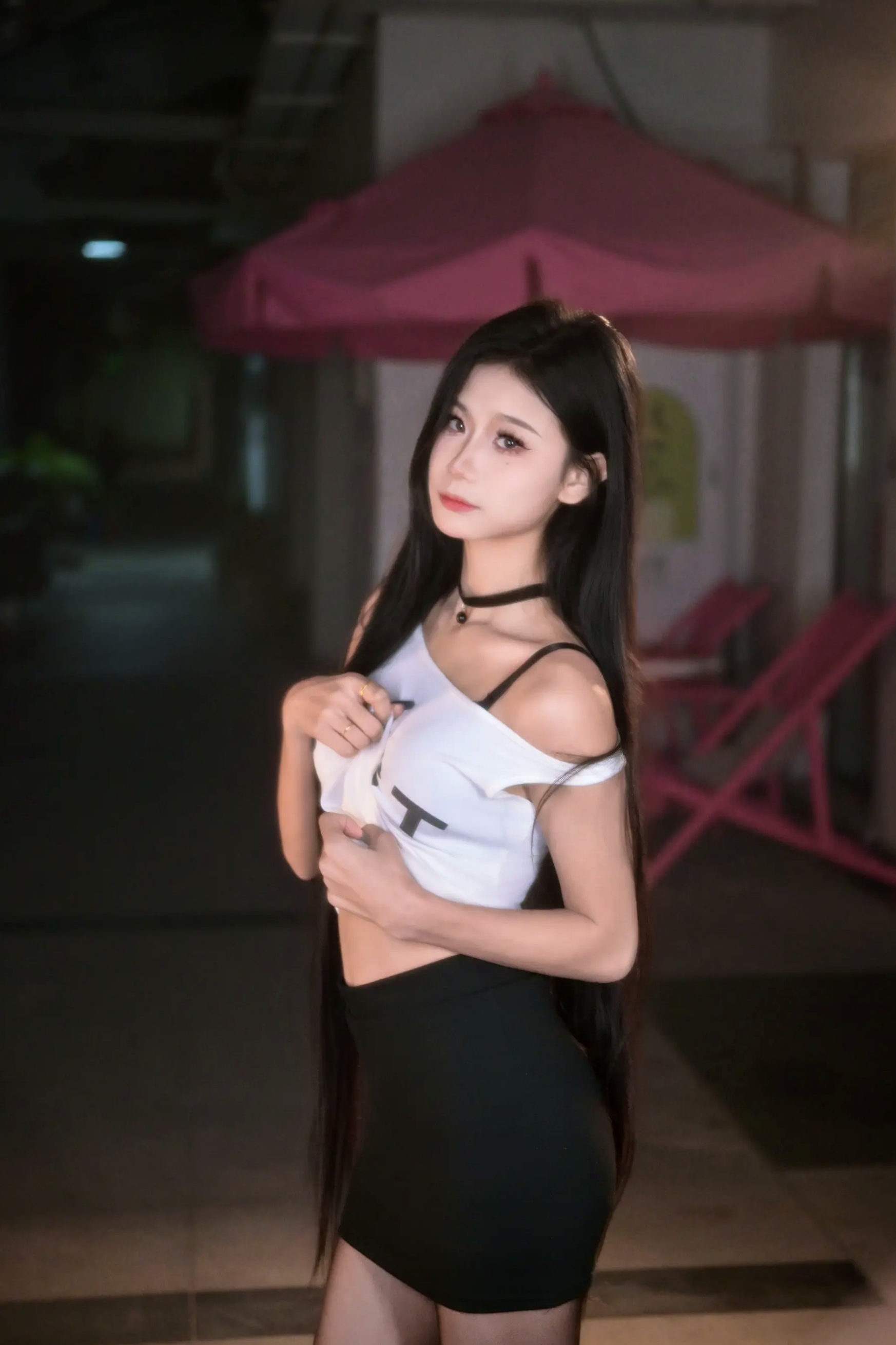 [YITUYU] 2026.04.27 时尚街拍 清醒不清醒 [25P] 黑丝美腿性感御姐夜景私房