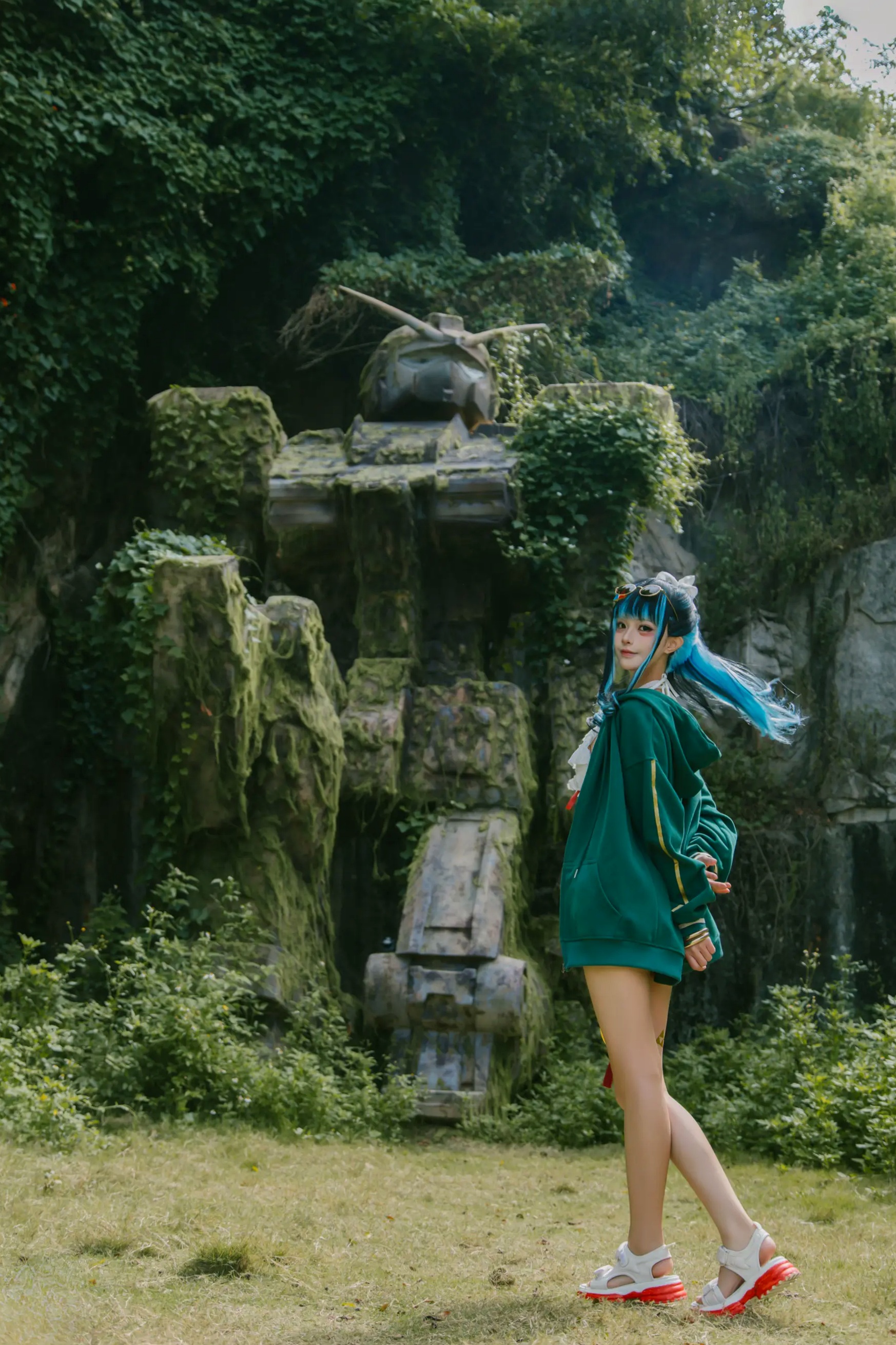 Shiina - 特拉洛克 一破 [32P] 户外沙滩比基尼COS写真