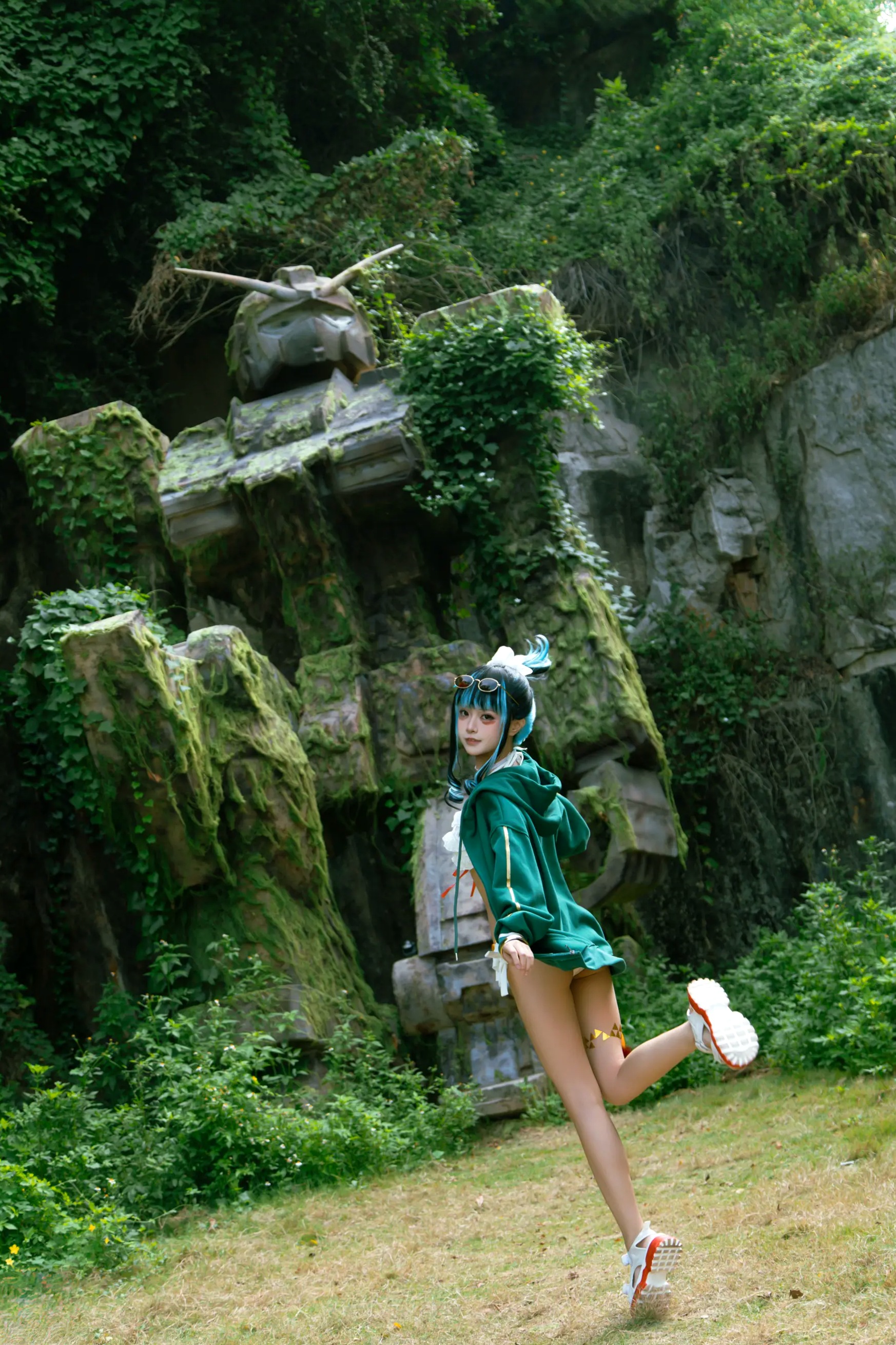Shiina - 特拉洛克 一破 [32P] 户外沙滩比基尼COS写真