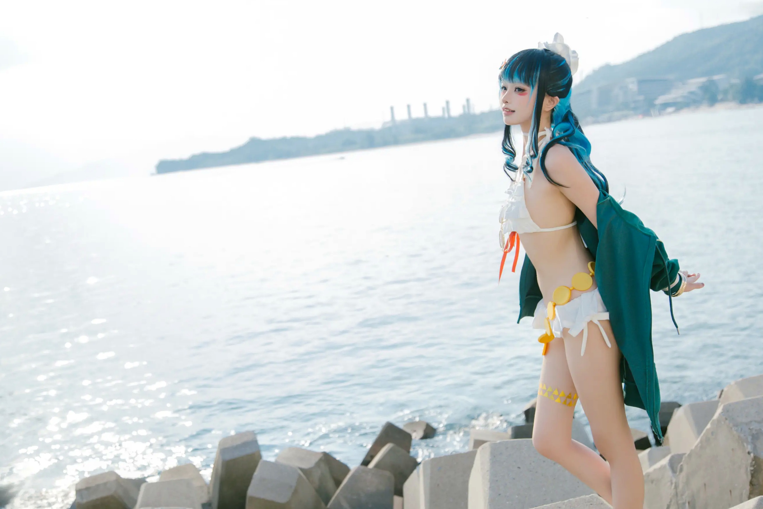 Shiina - 特拉洛克 一破 [32P] 户外沙滩比基尼COS写真