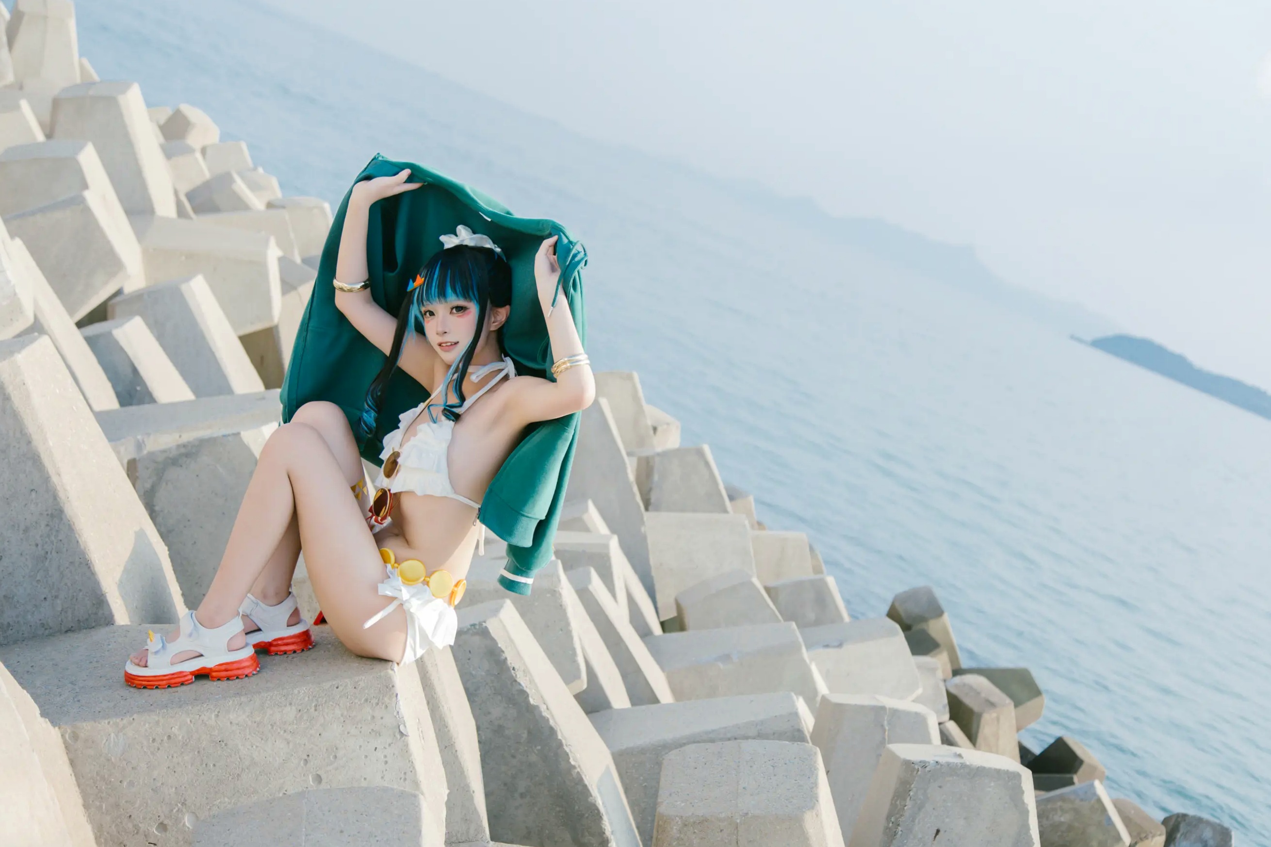 Shiina - 特拉洛克 一破 [32P] 户外沙滩比基尼COS写真