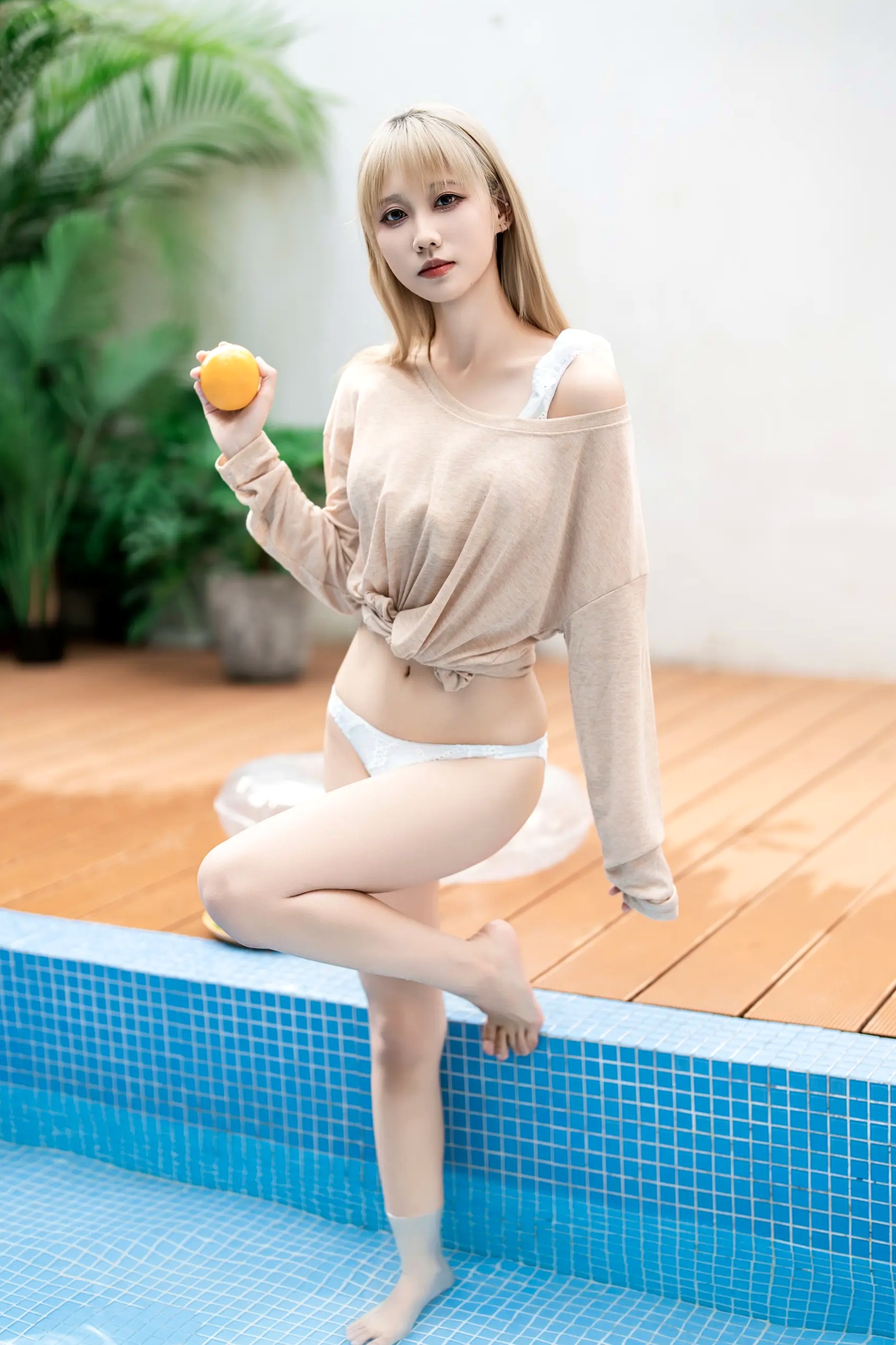 [YITUYU] 2026.04.28 夏天来了的味道 蓝莓 [22P]