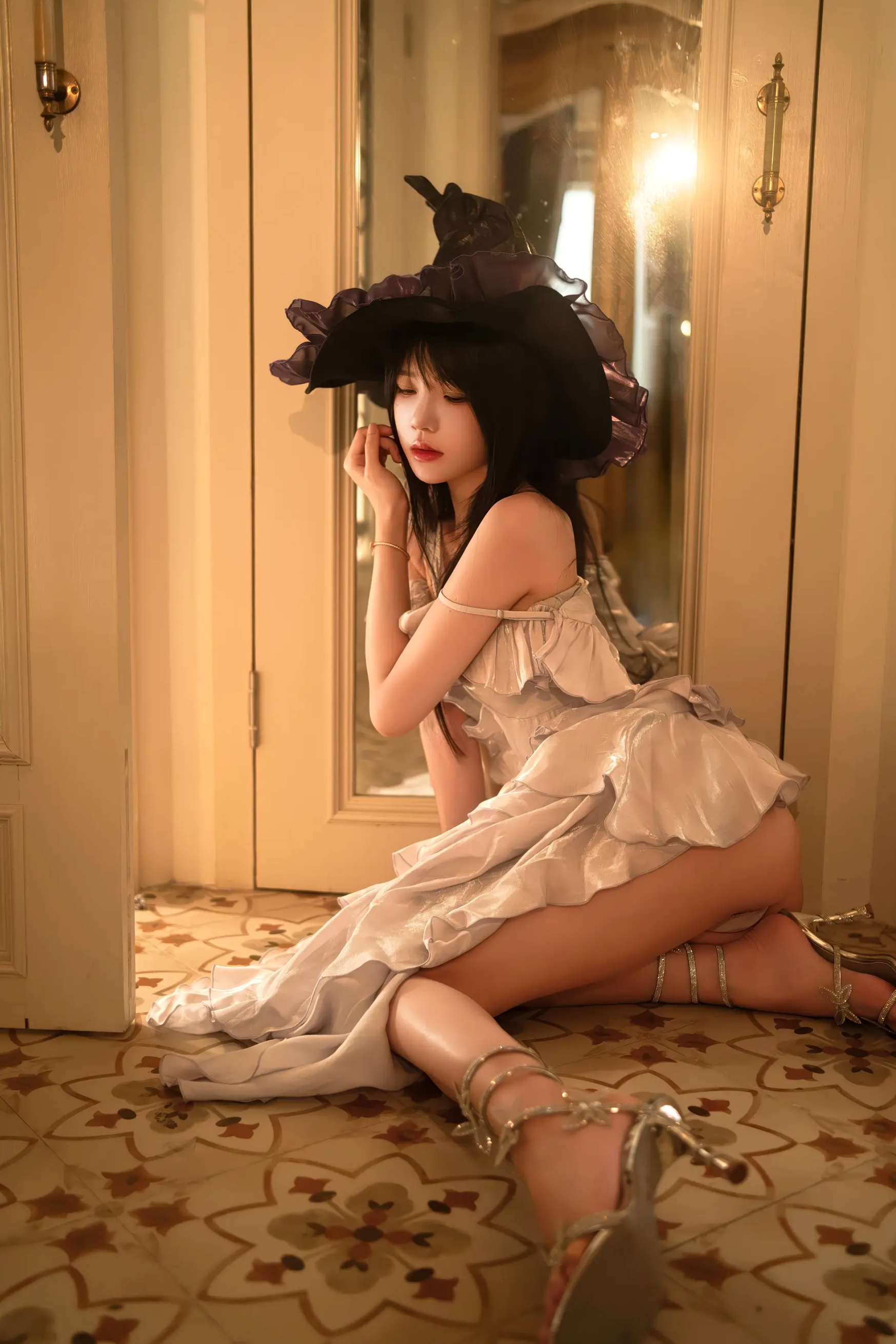 桜桃喵 - 对镜 [23P]